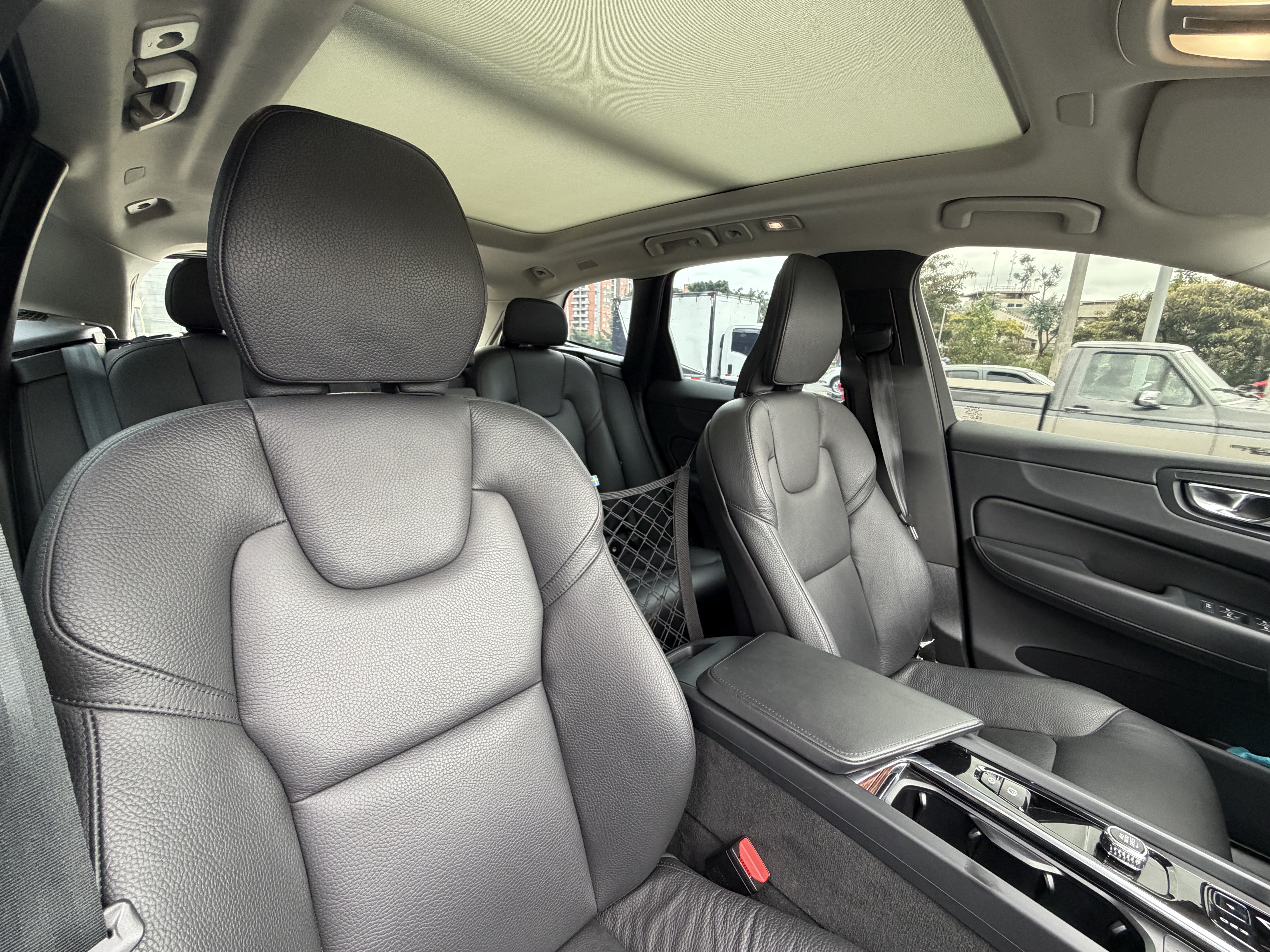 VOLVO XC60 T8 AWD RECHARGE 2024
