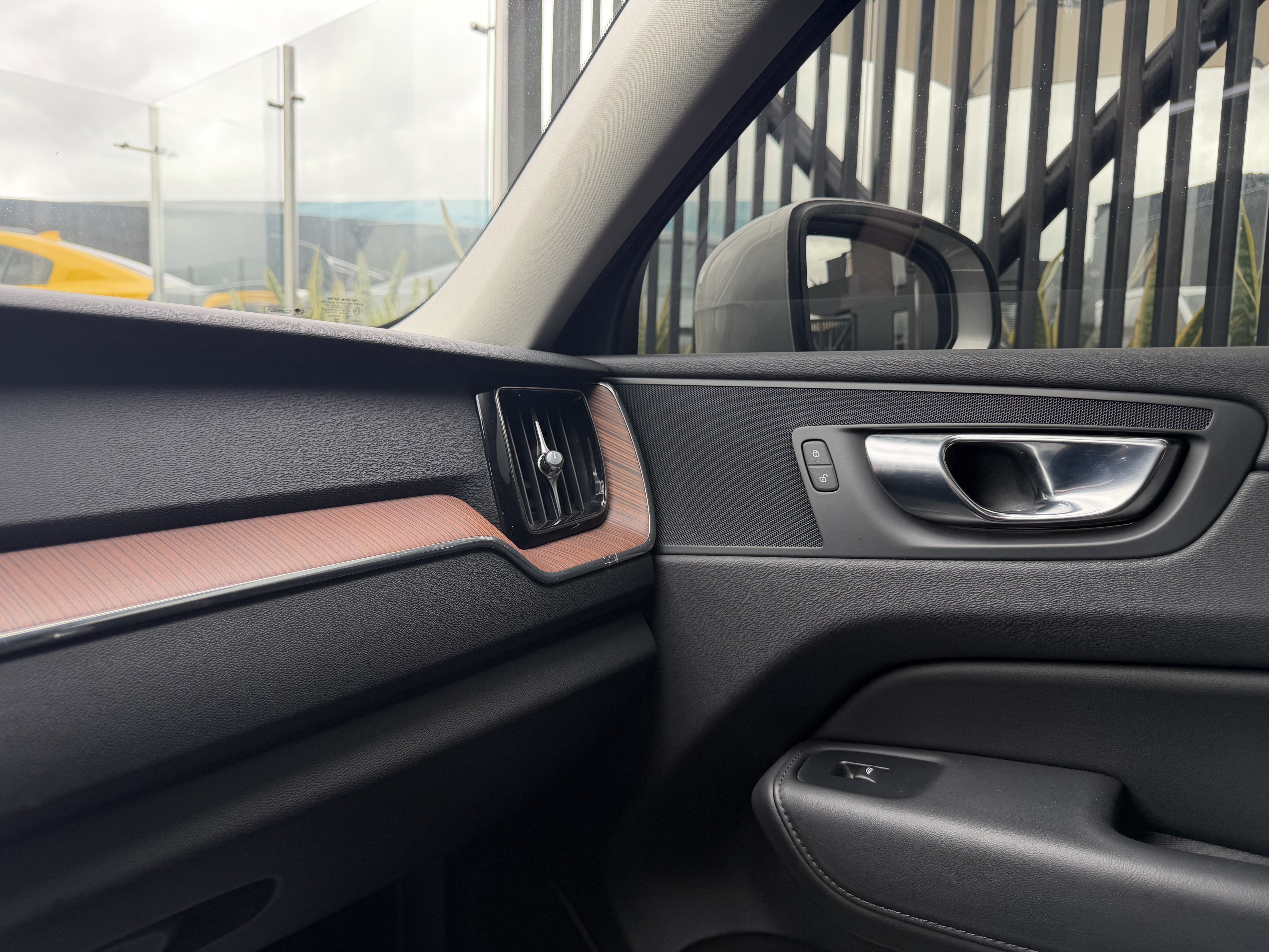 VOLVO XC60 T8 AWD RECHARGE 2024