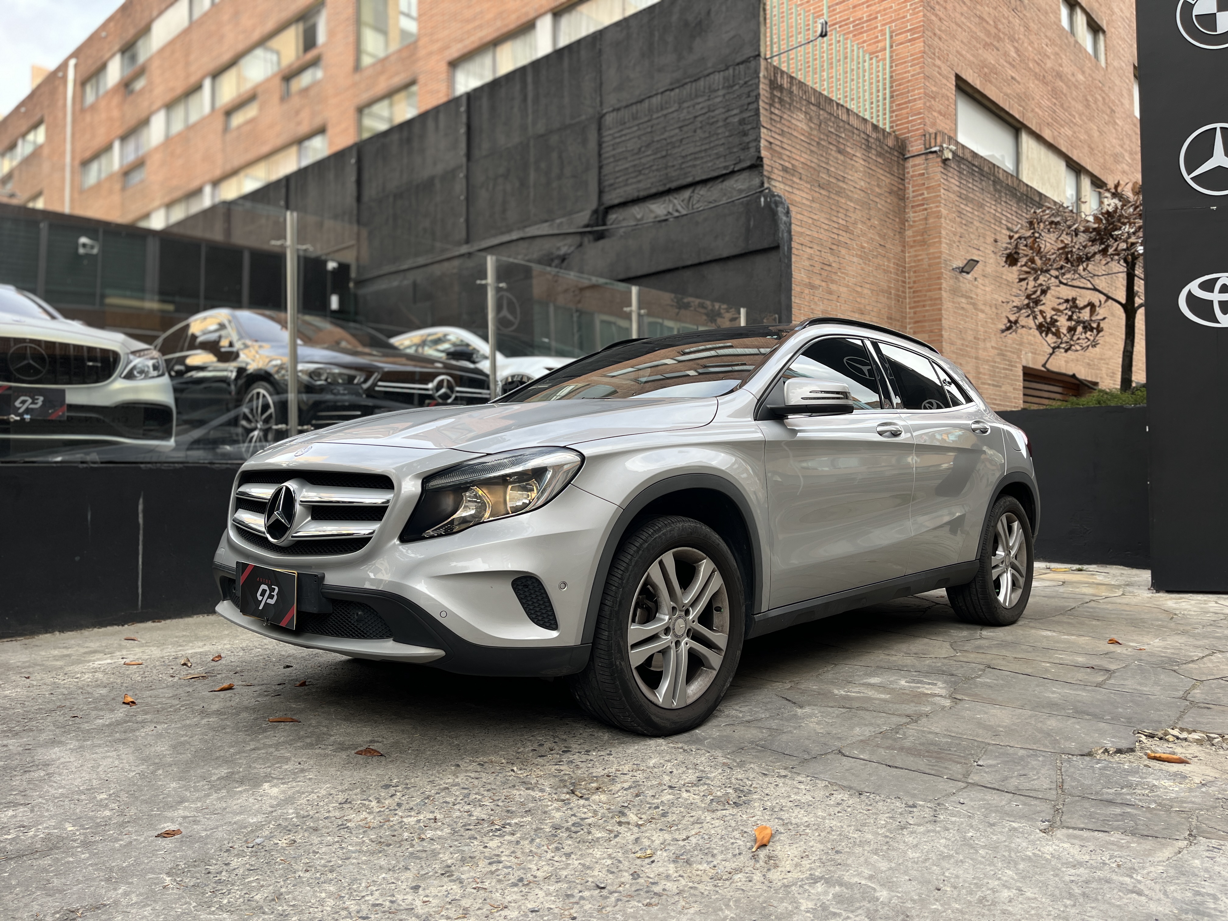 MERCEDES-BENZ GLA200 2017