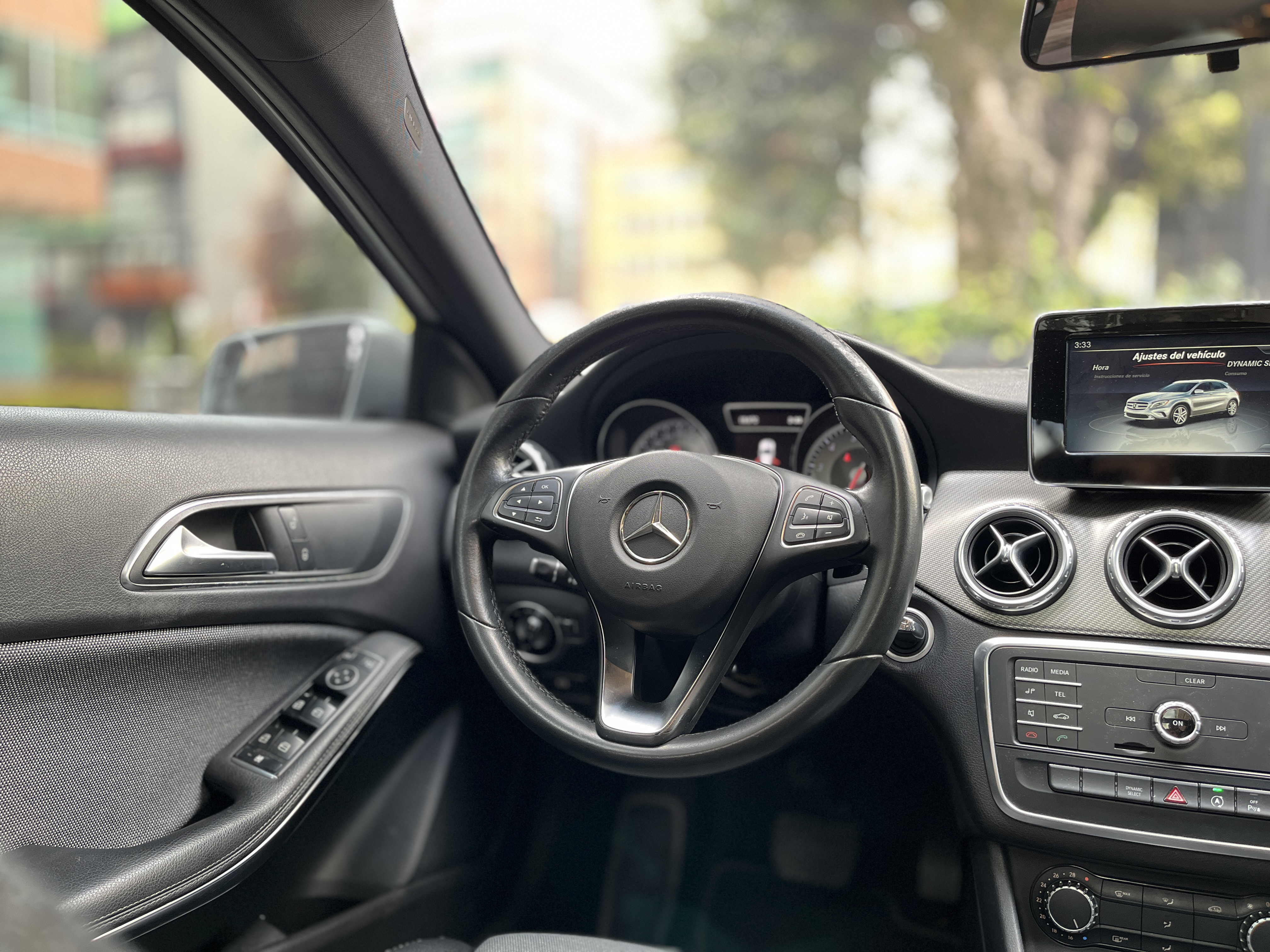 MERCEDES-BENZ GLA200 2017