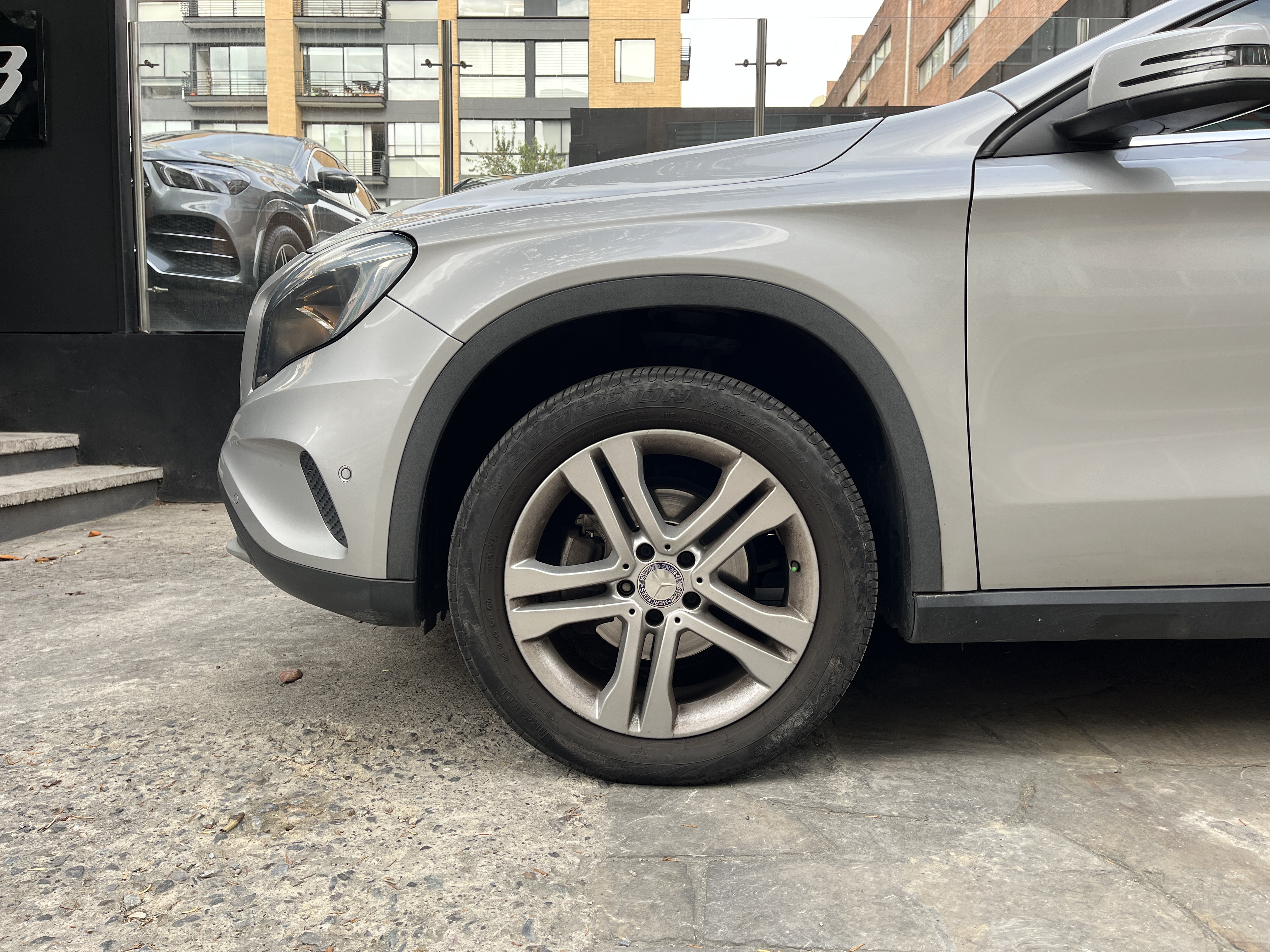 MERCEDES-BENZ GLA200 2017