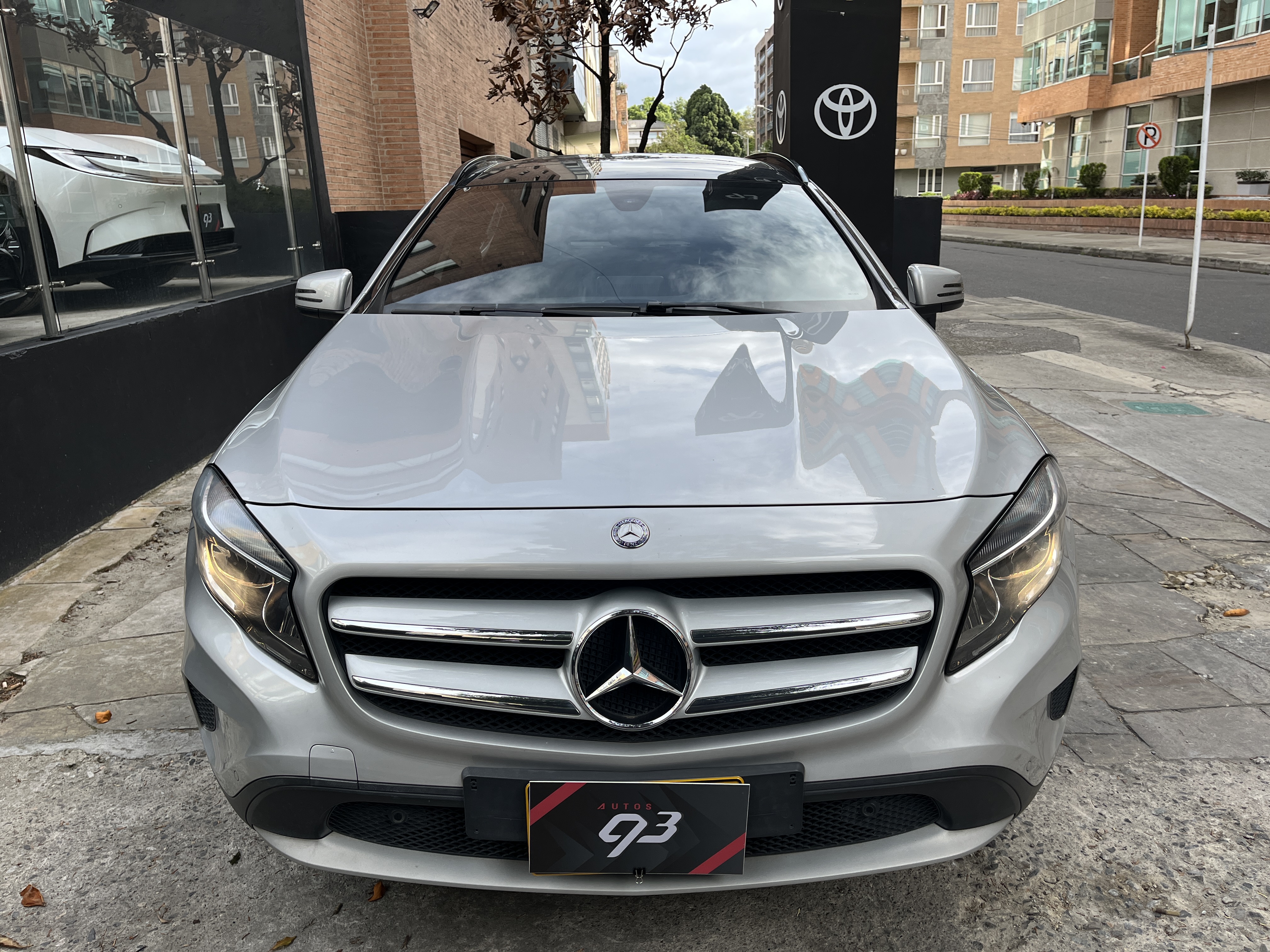 MERCEDES-BENZ GLA200 2017