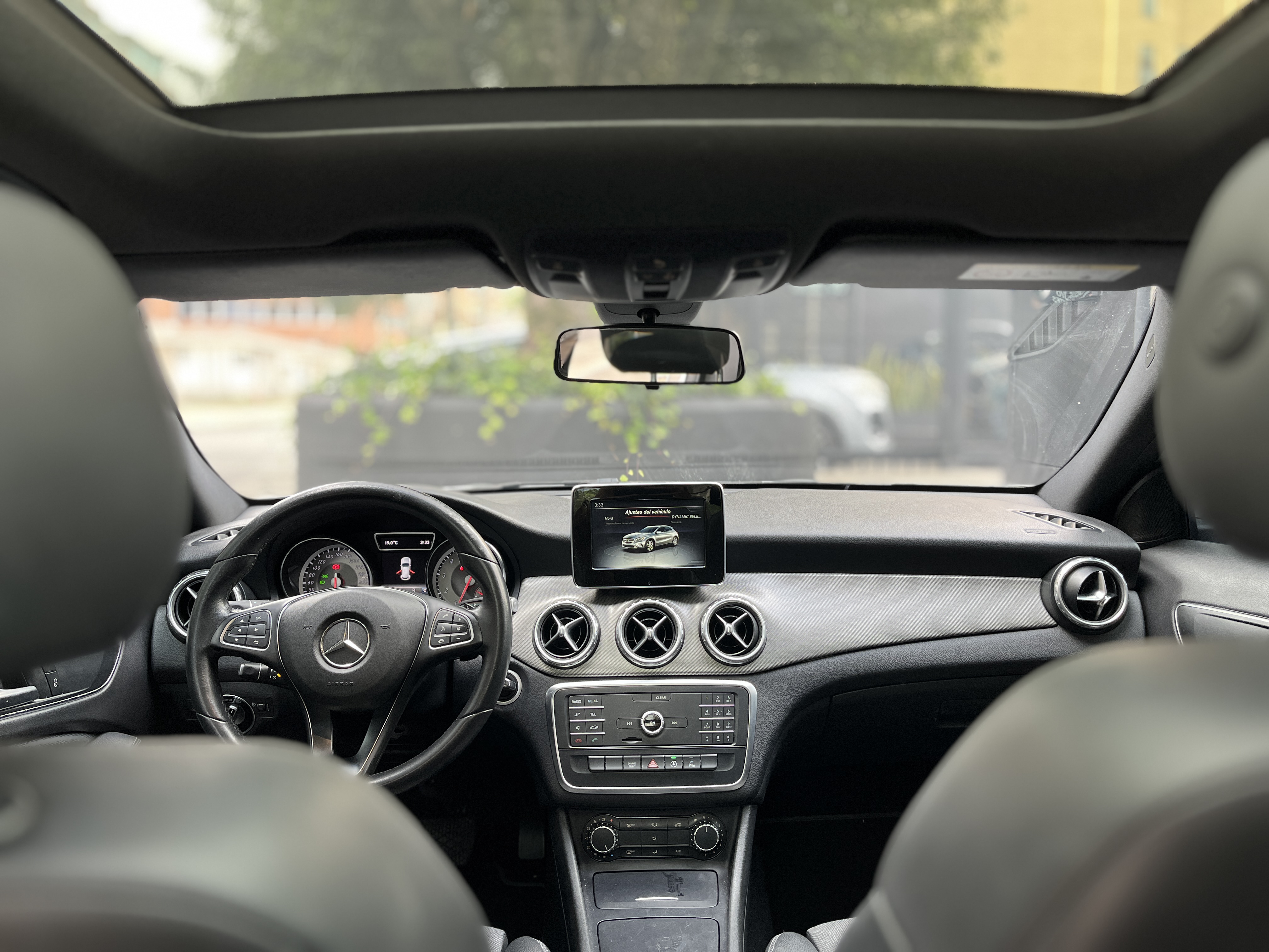 MERCEDES-BENZ GLA200 2017