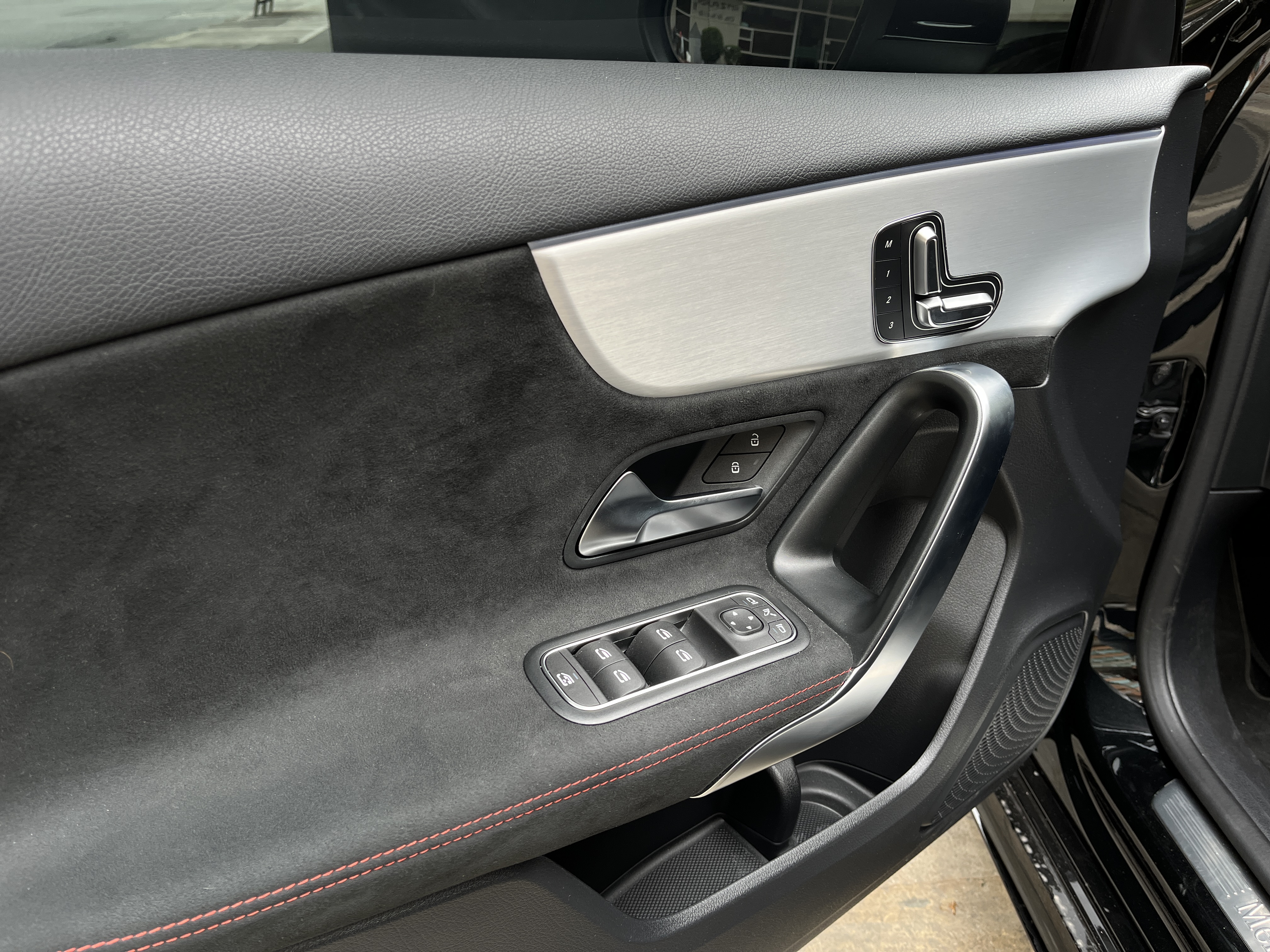 MERCEDES-BENZ A250 4MATIC 2026