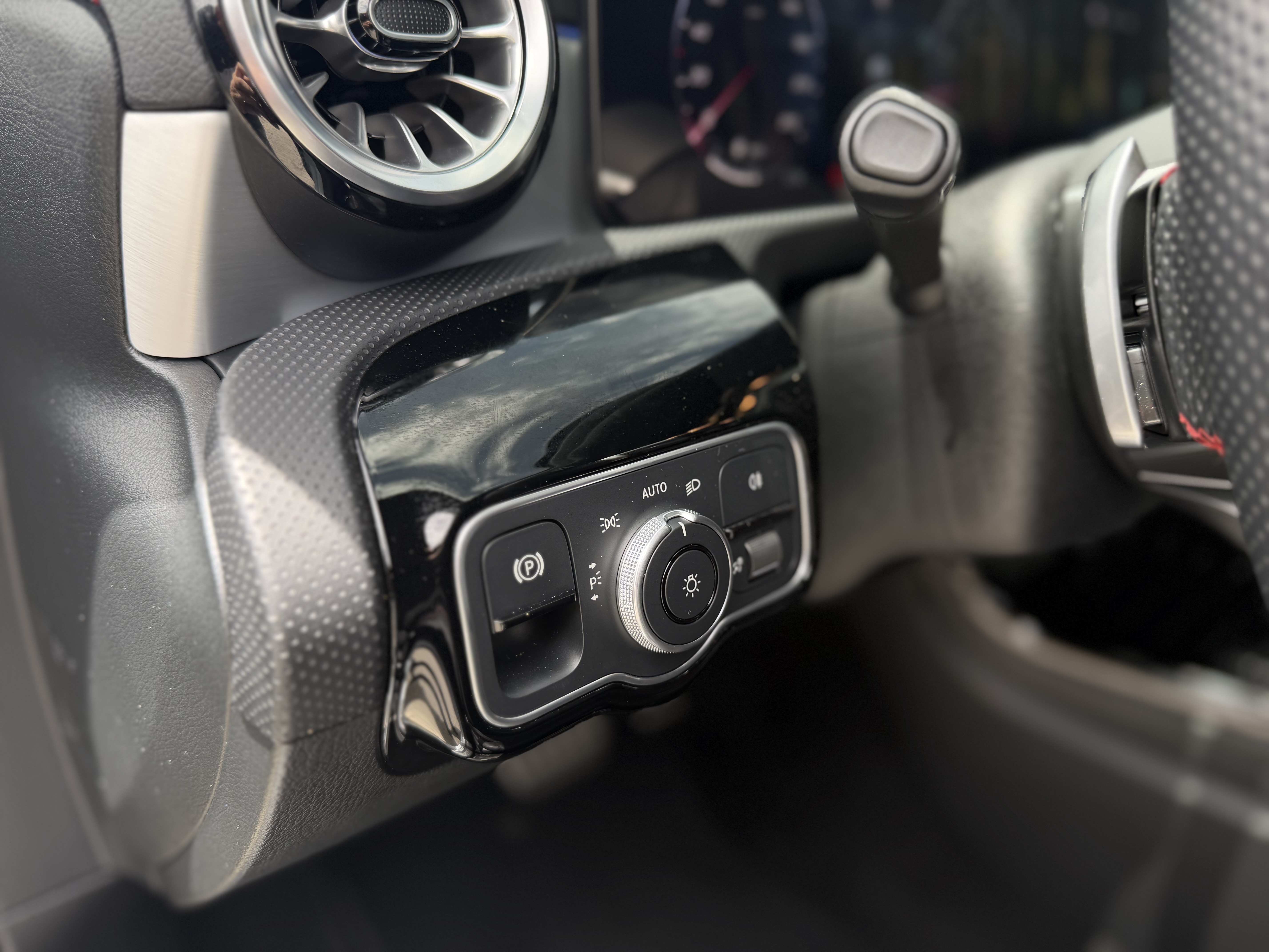 MERCEDES-BENZ CLA250 4MATIC MHEV 2026