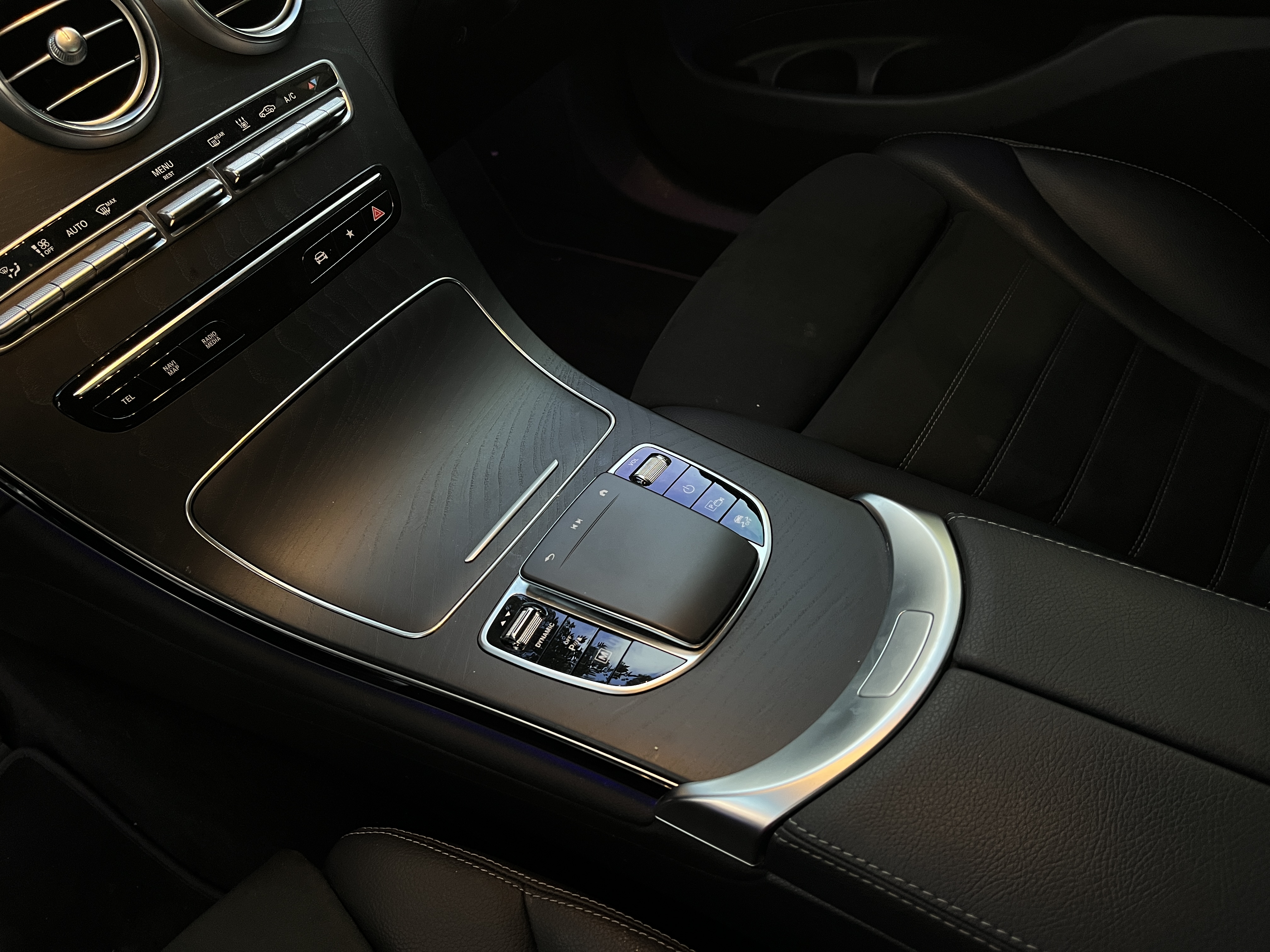 MERCEDES-BENZ GLC300 E 4MATIC 2023