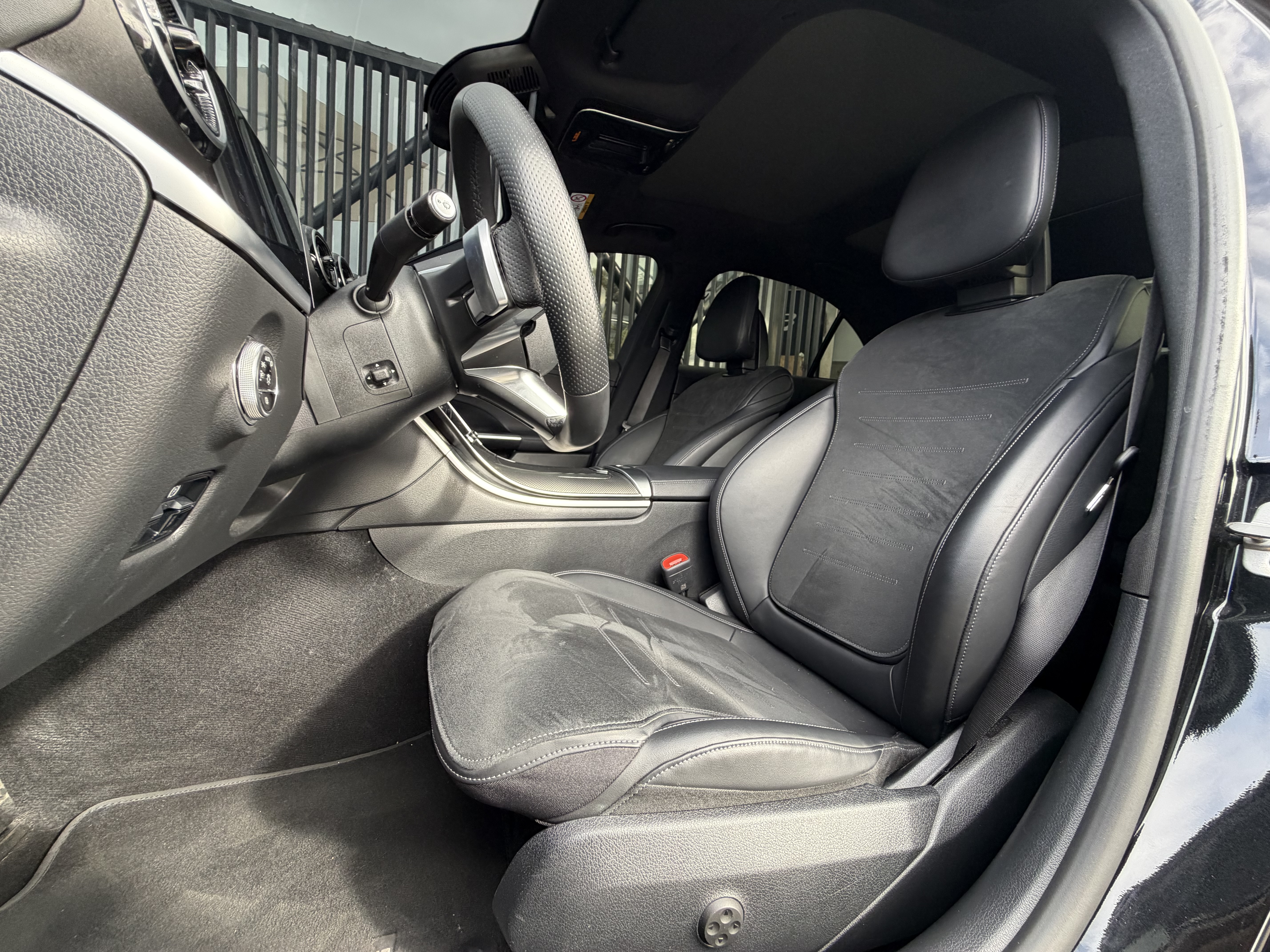MERCEDES-BENZ C350E 2024