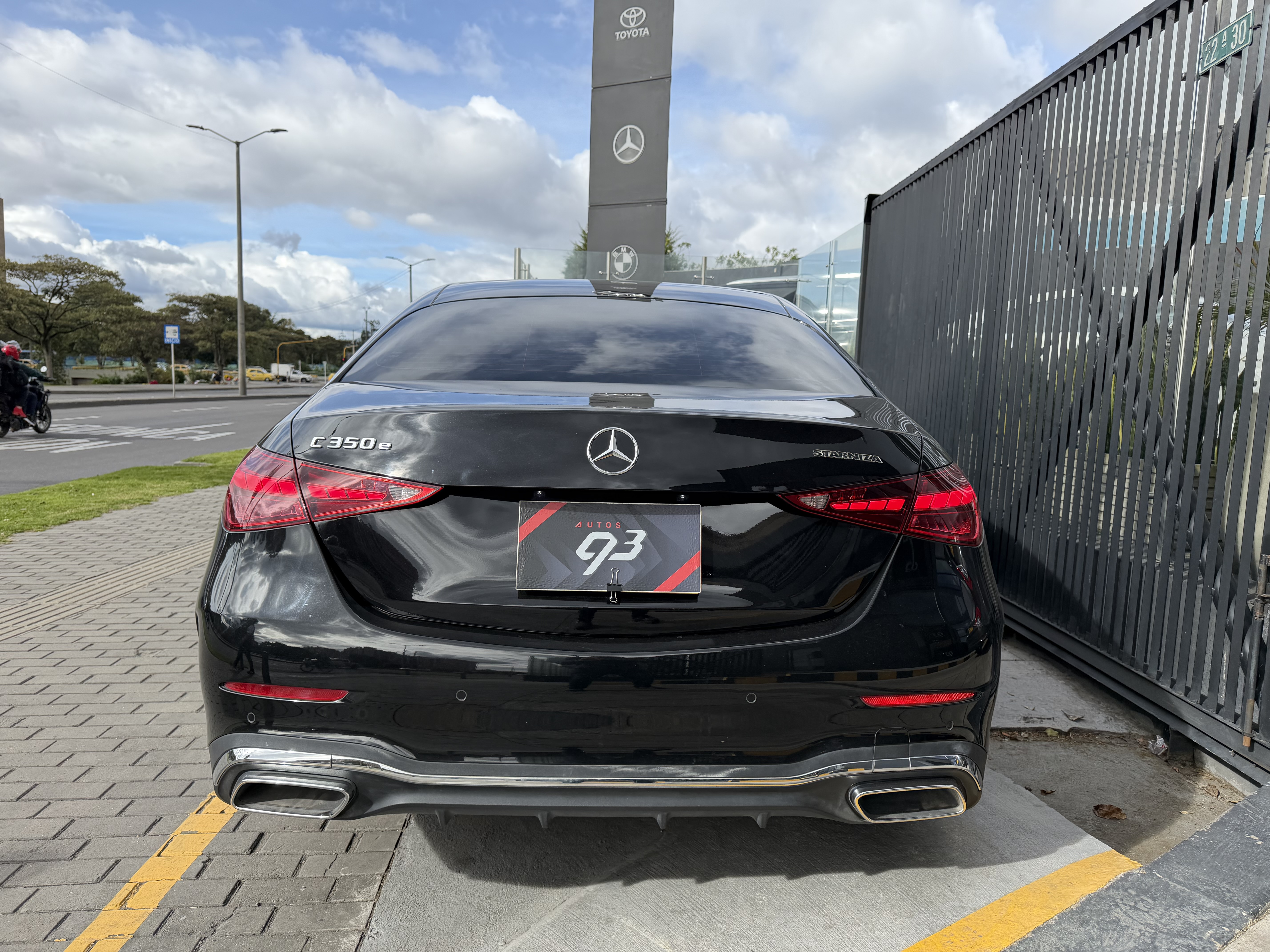 MERCEDES-BENZ C350E 2024
