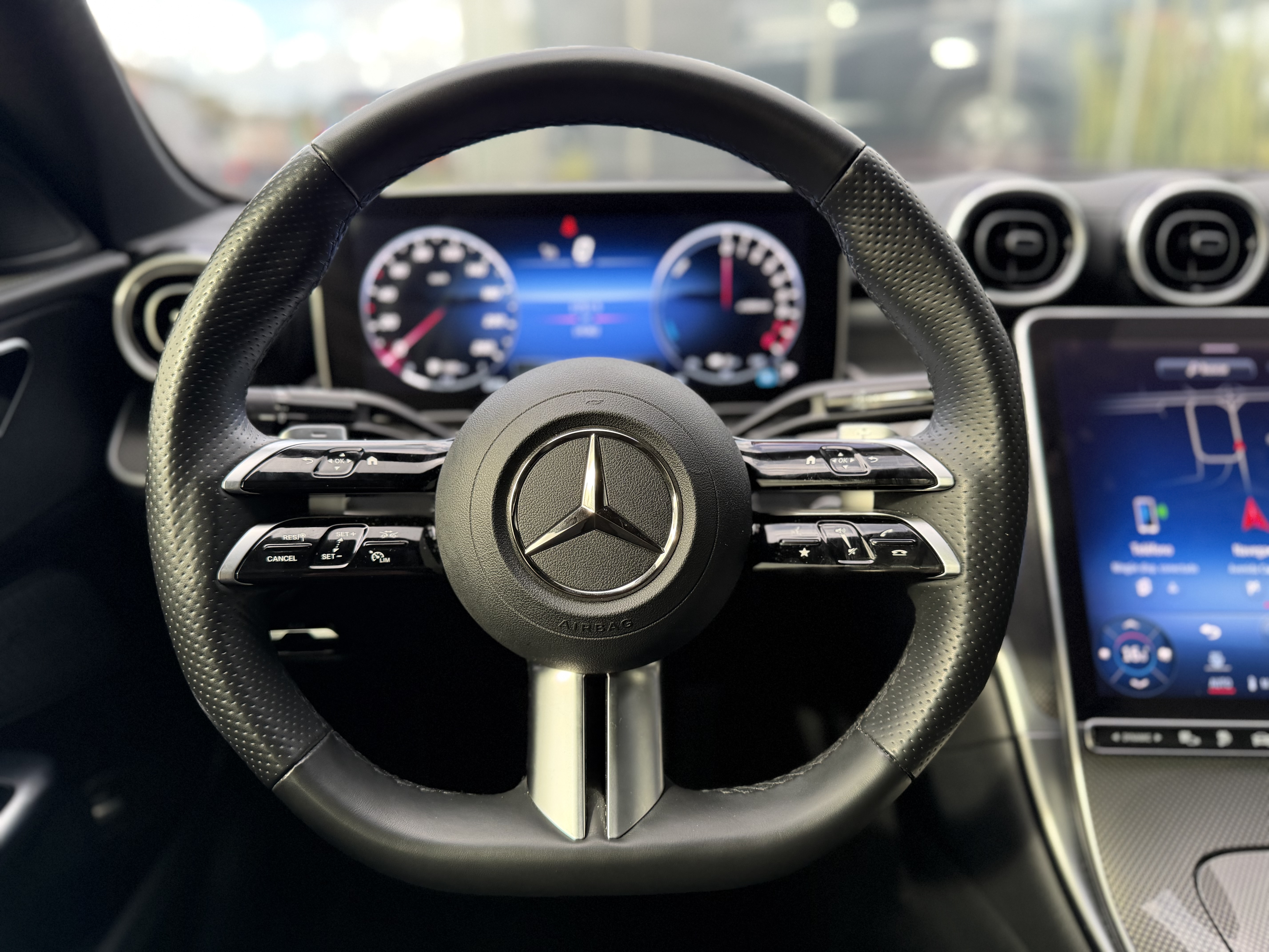 MERCEDES-BENZ C350E 2024