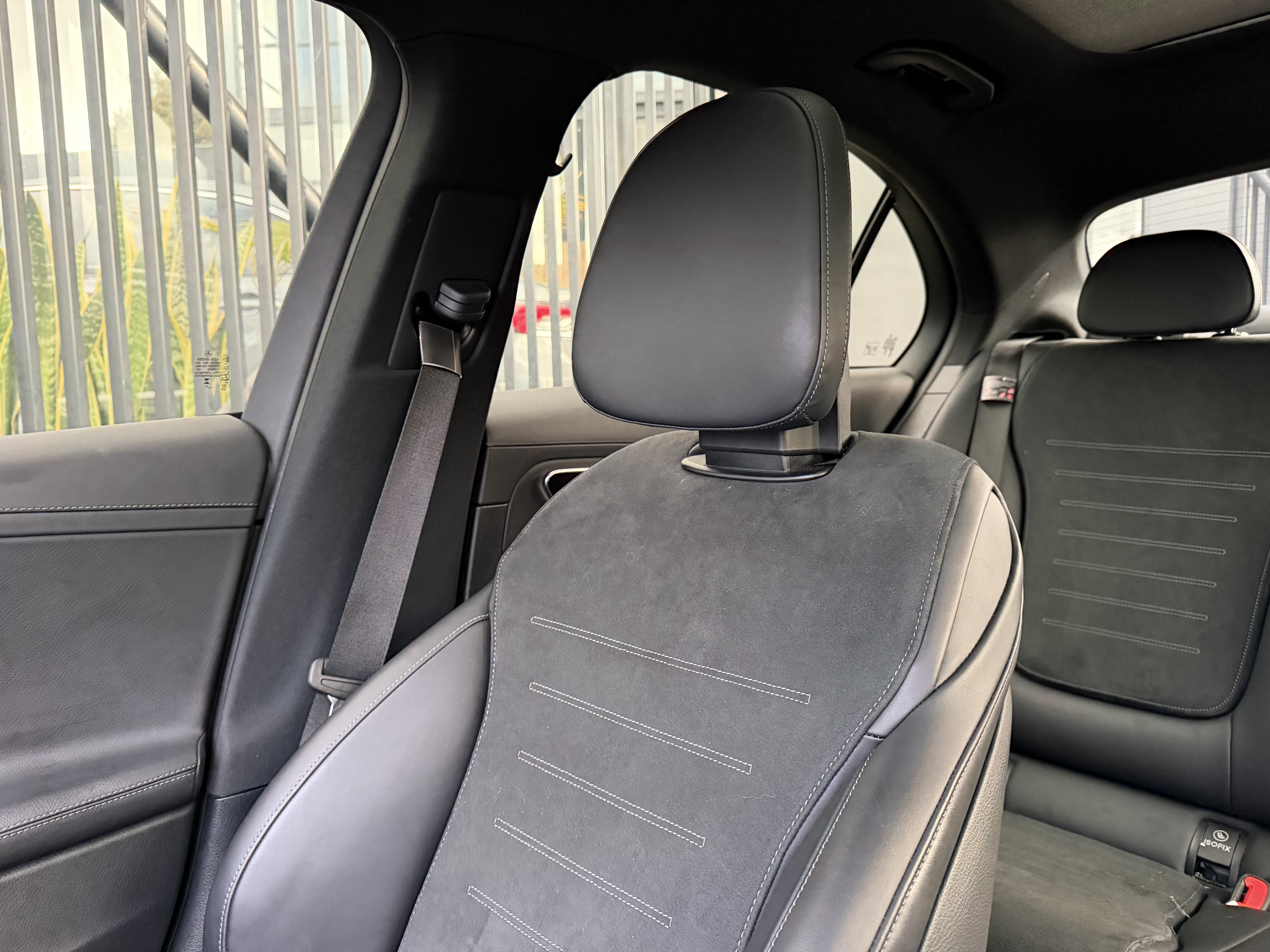 MERCEDES-BENZ C350E 2024