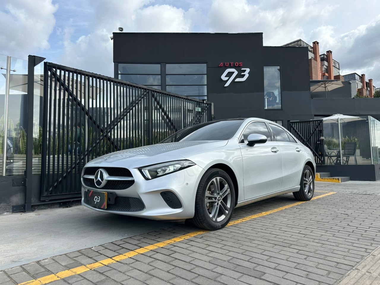 MERCEDES-BENZ A200 SEDAN 2020
