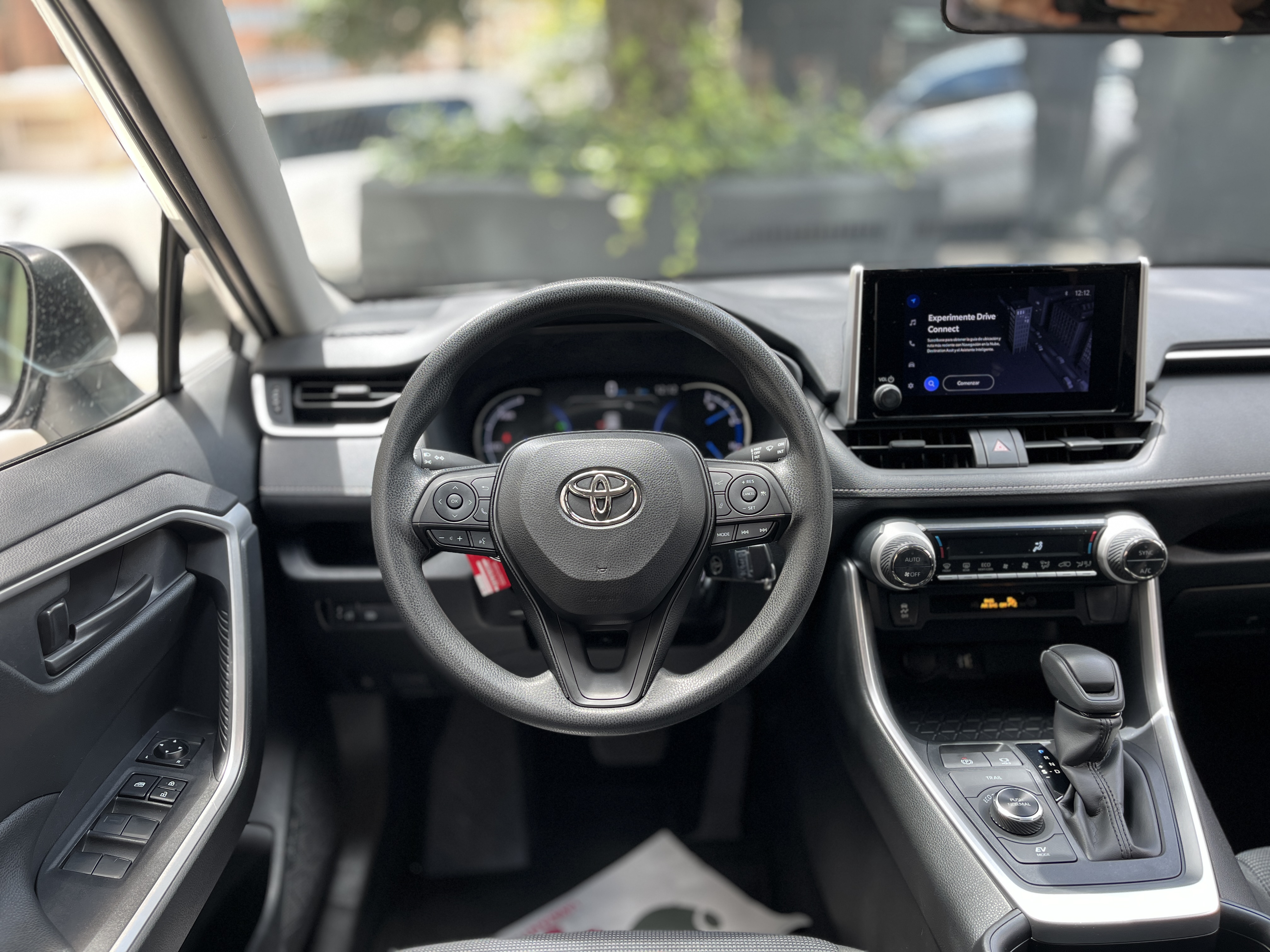TOYOTA RAV4 2024