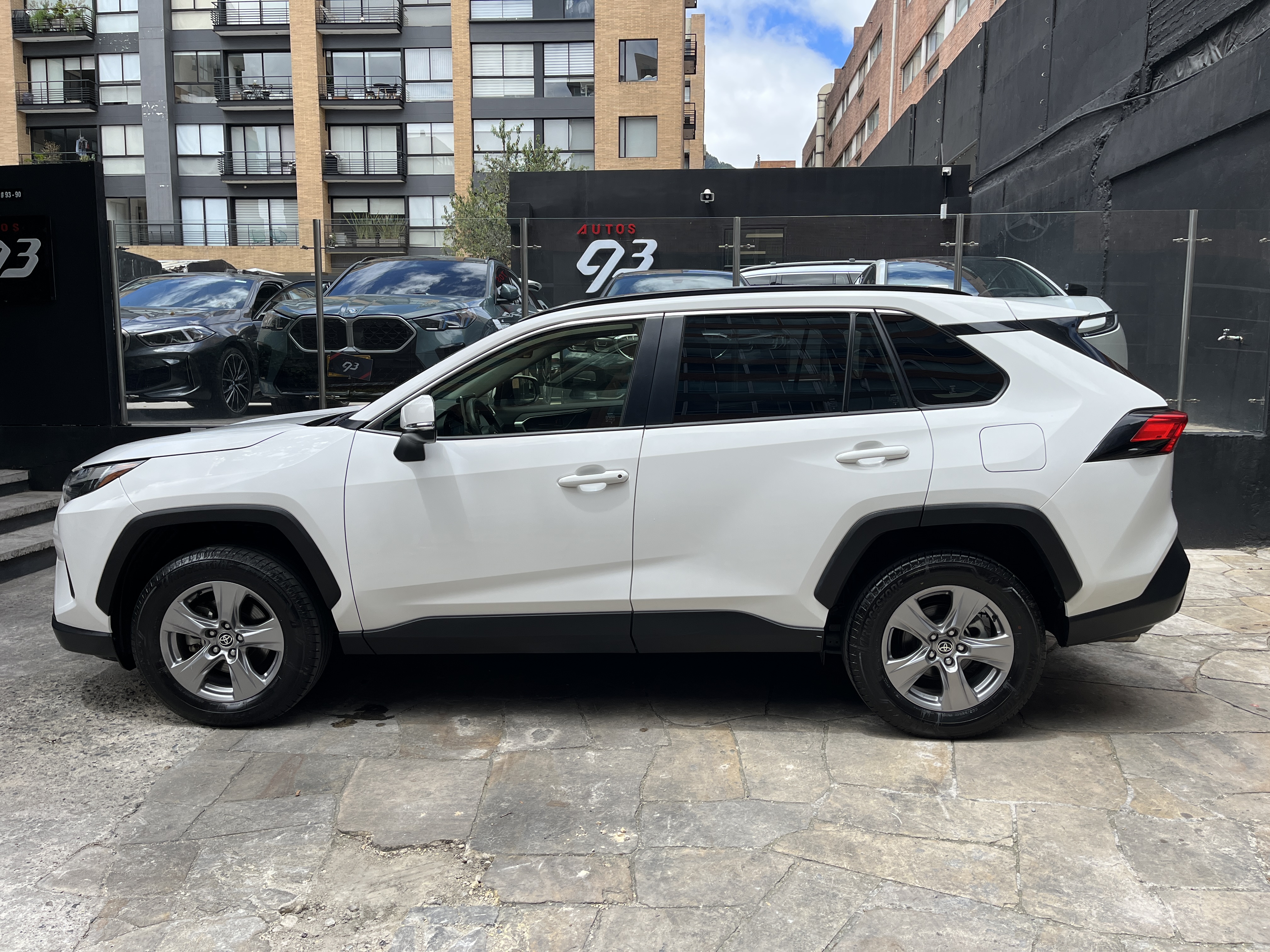 TOYOTA RAV4 2024