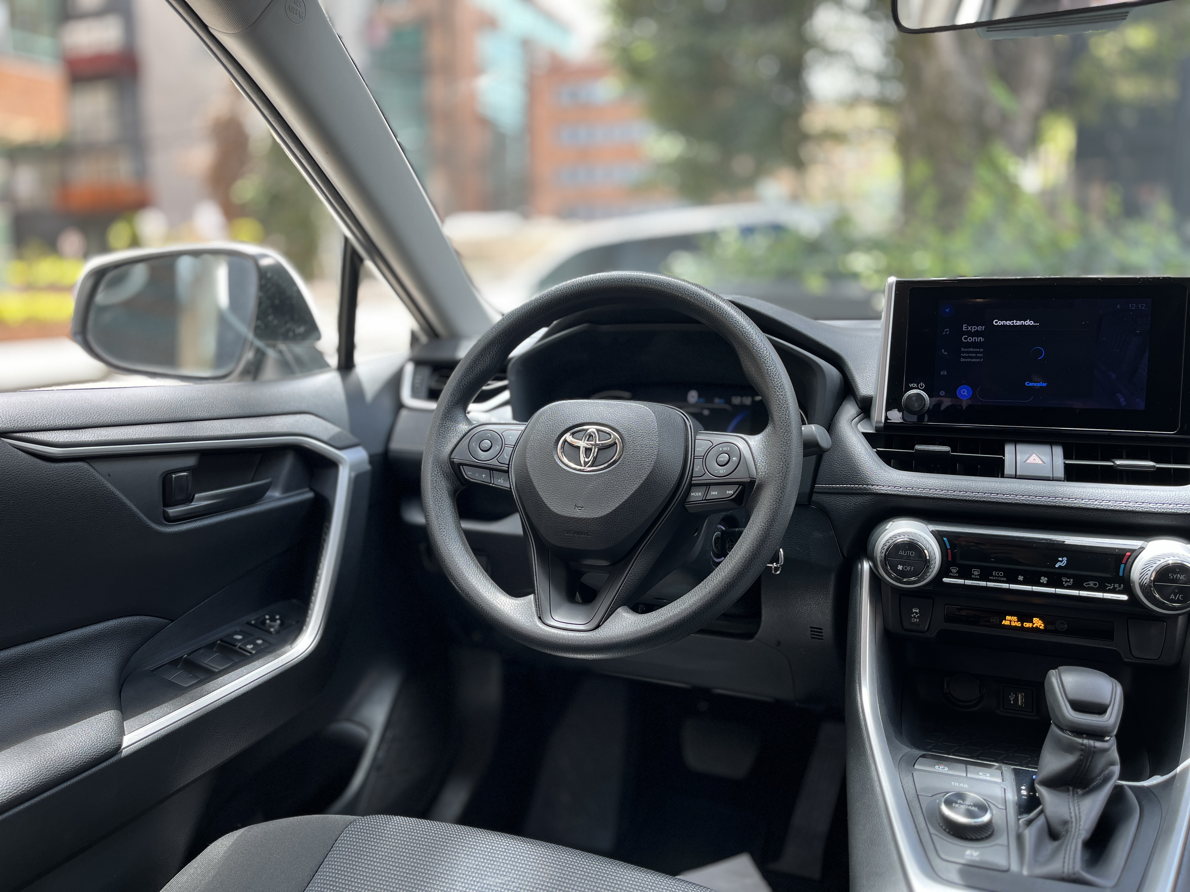 TOYOTA RAV4 2024