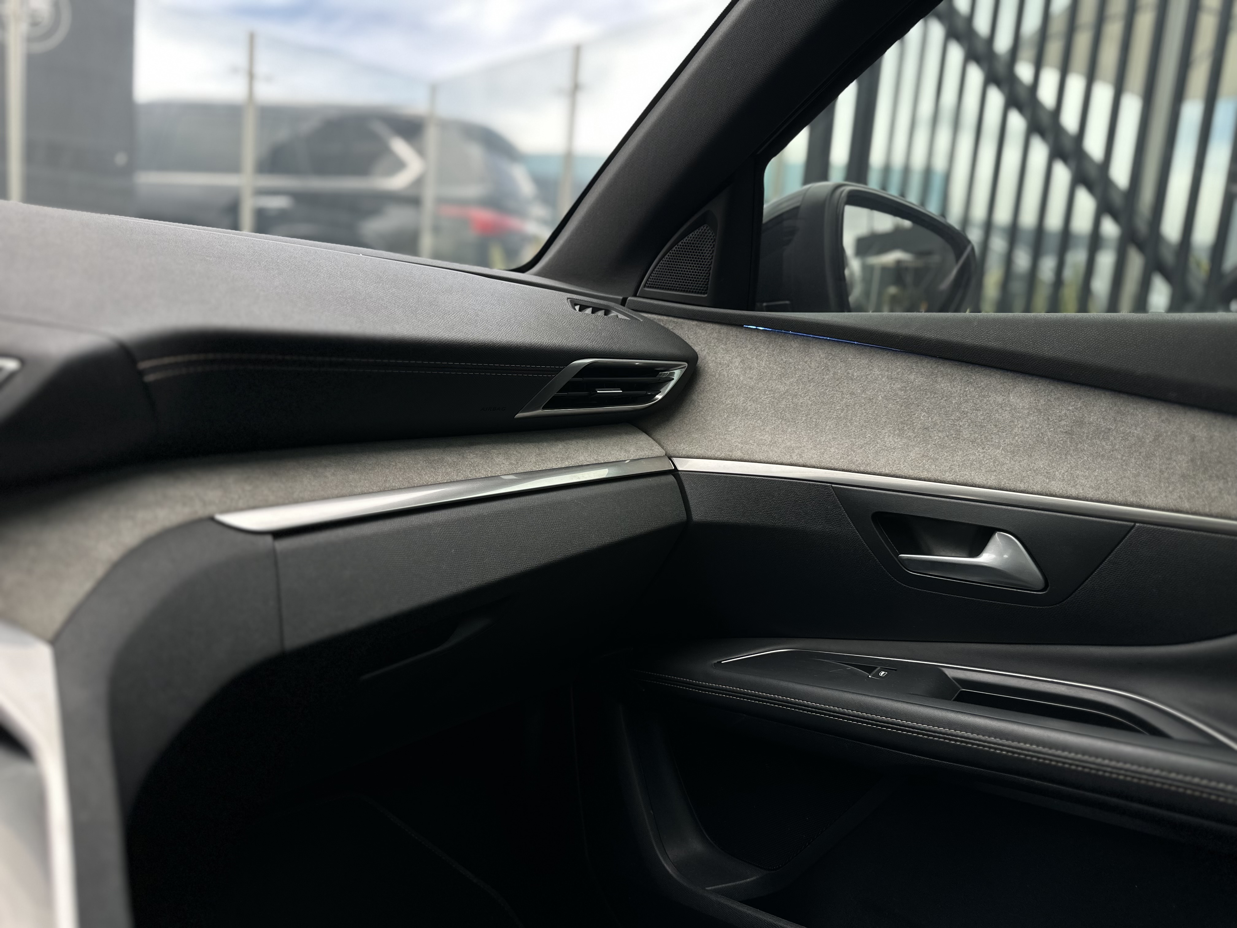 PEUGEOT 3008 1600 2023