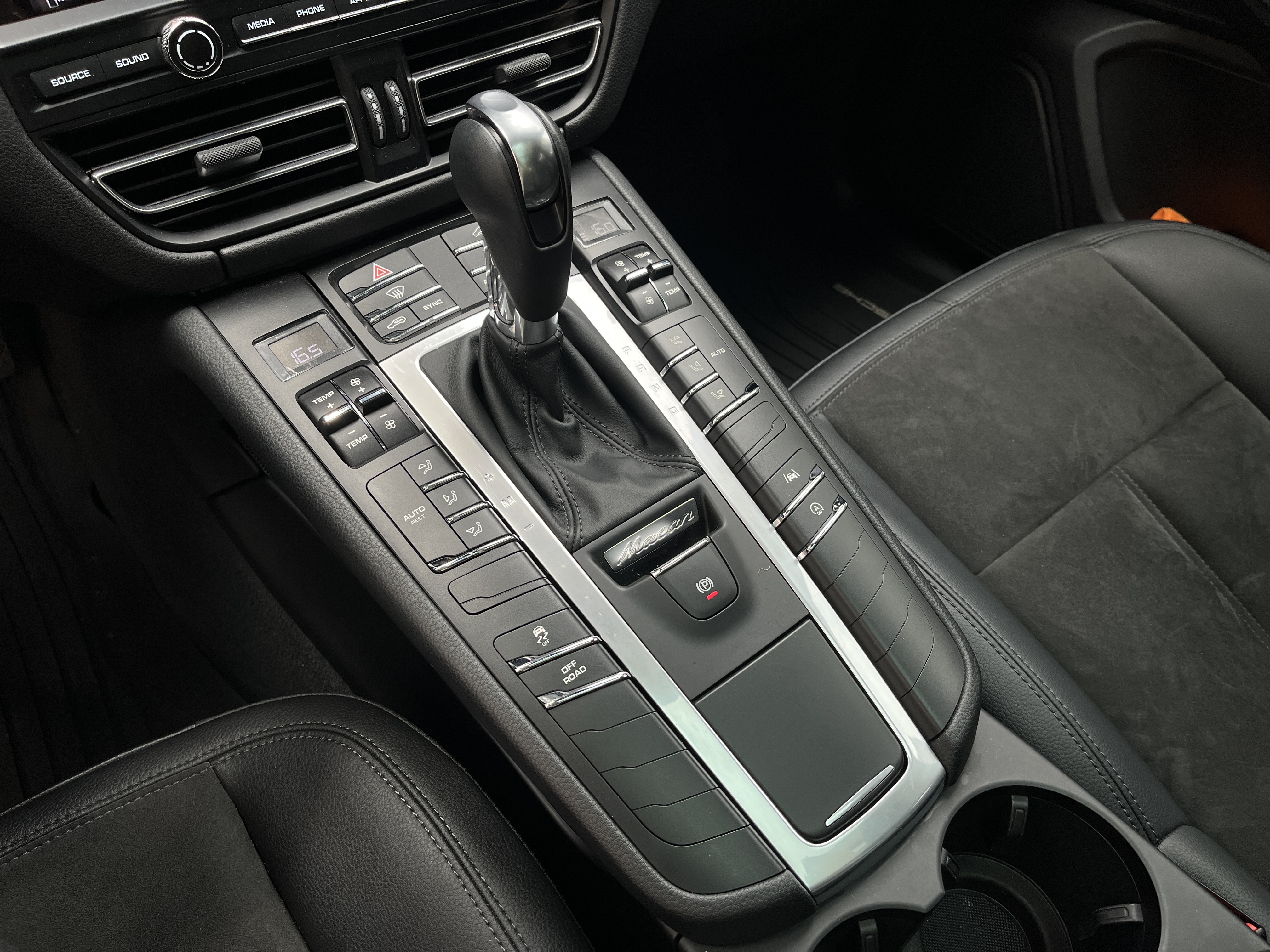 PORSCHE MACAN 2021