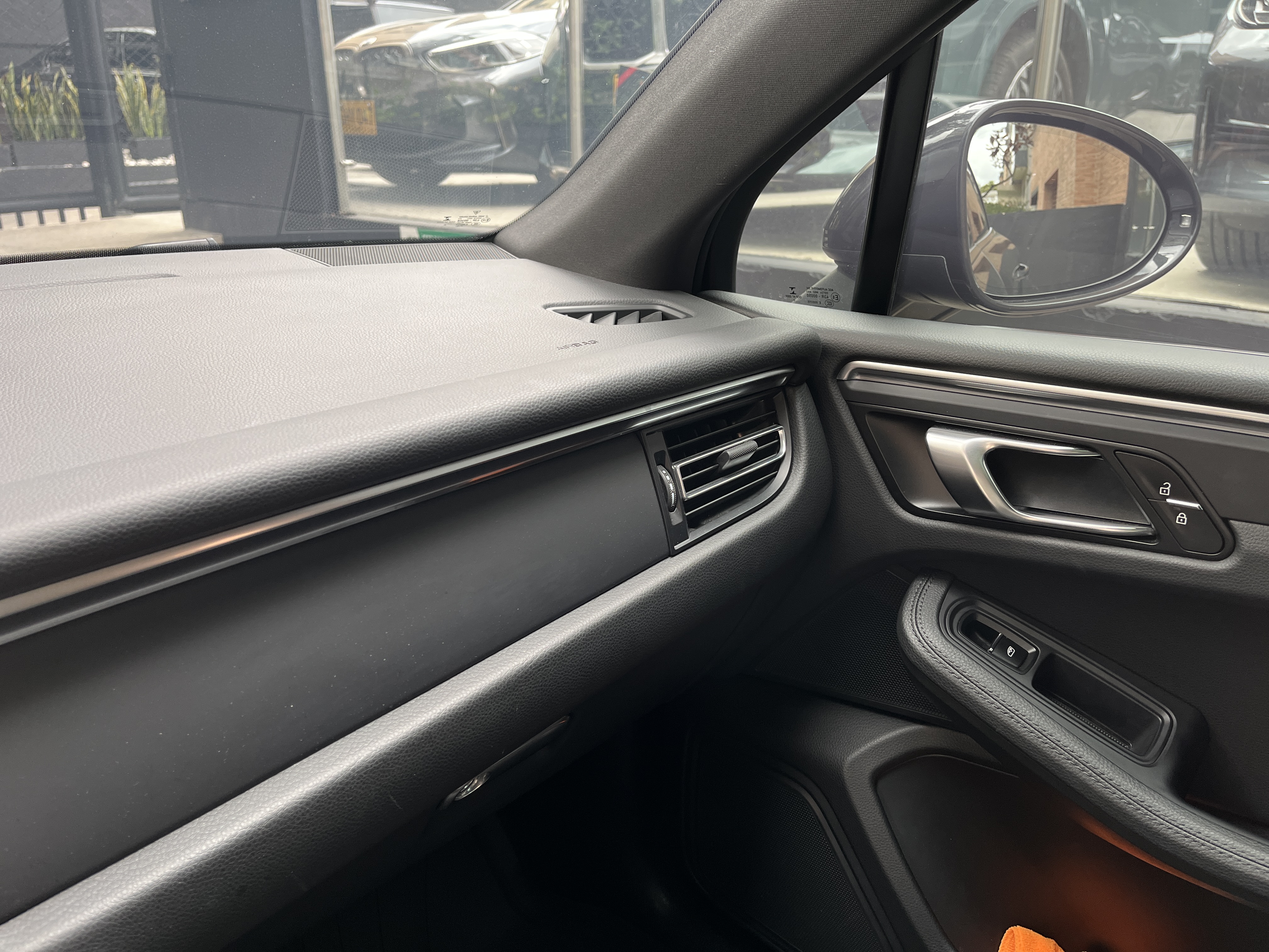 PORSCHE MACAN 2021