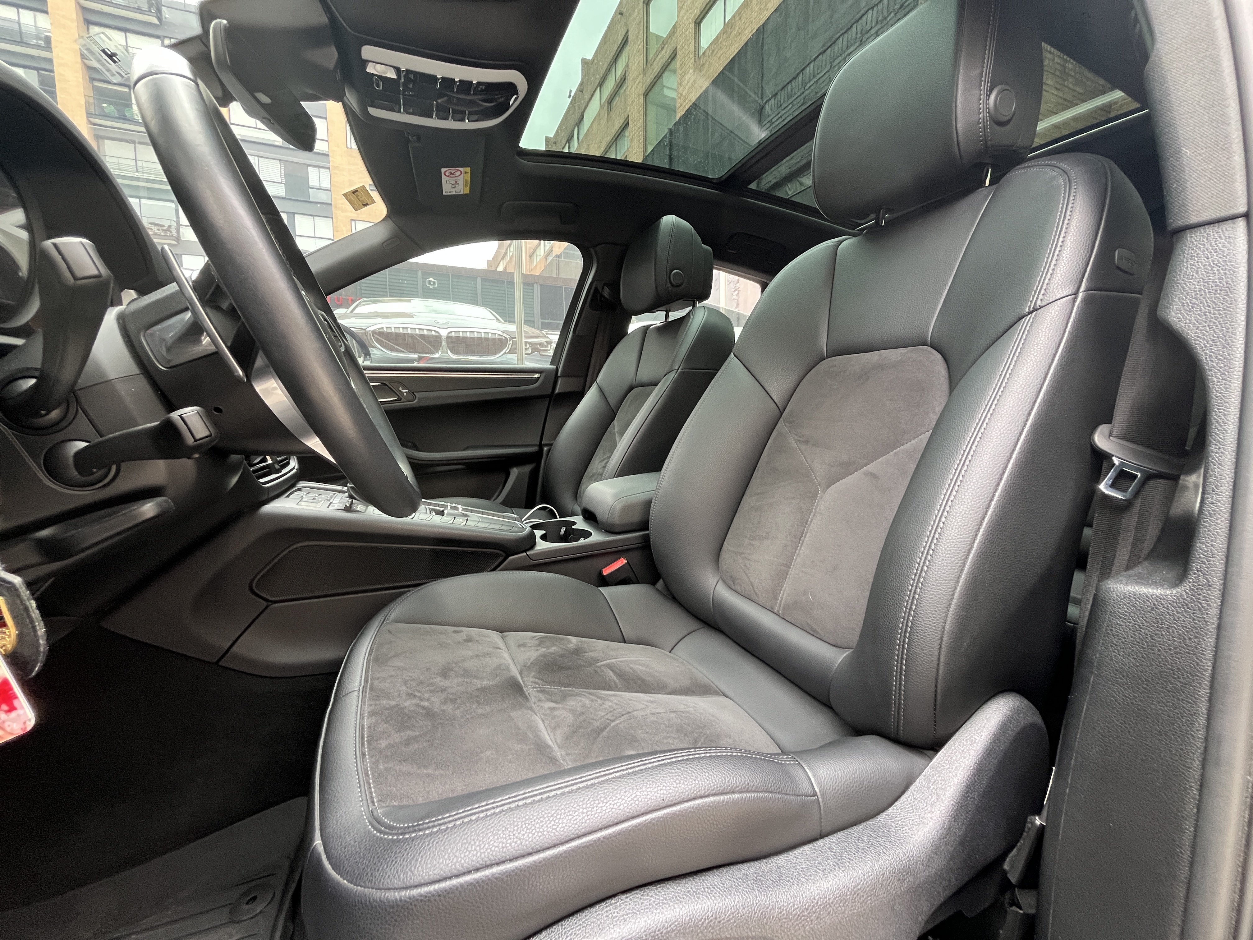 PORSCHE MACAN 2021
