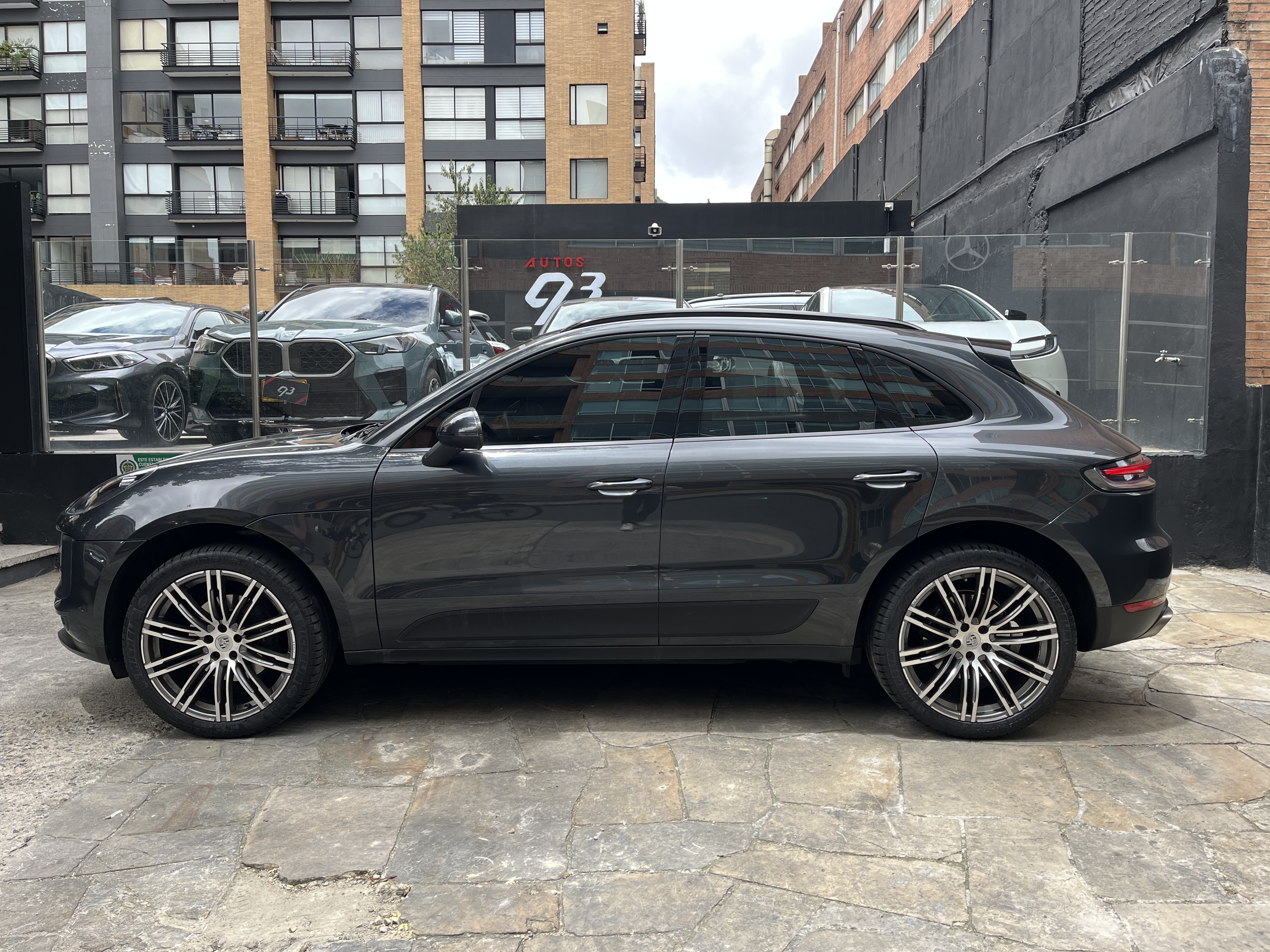 PORSCHE MACAN 2021