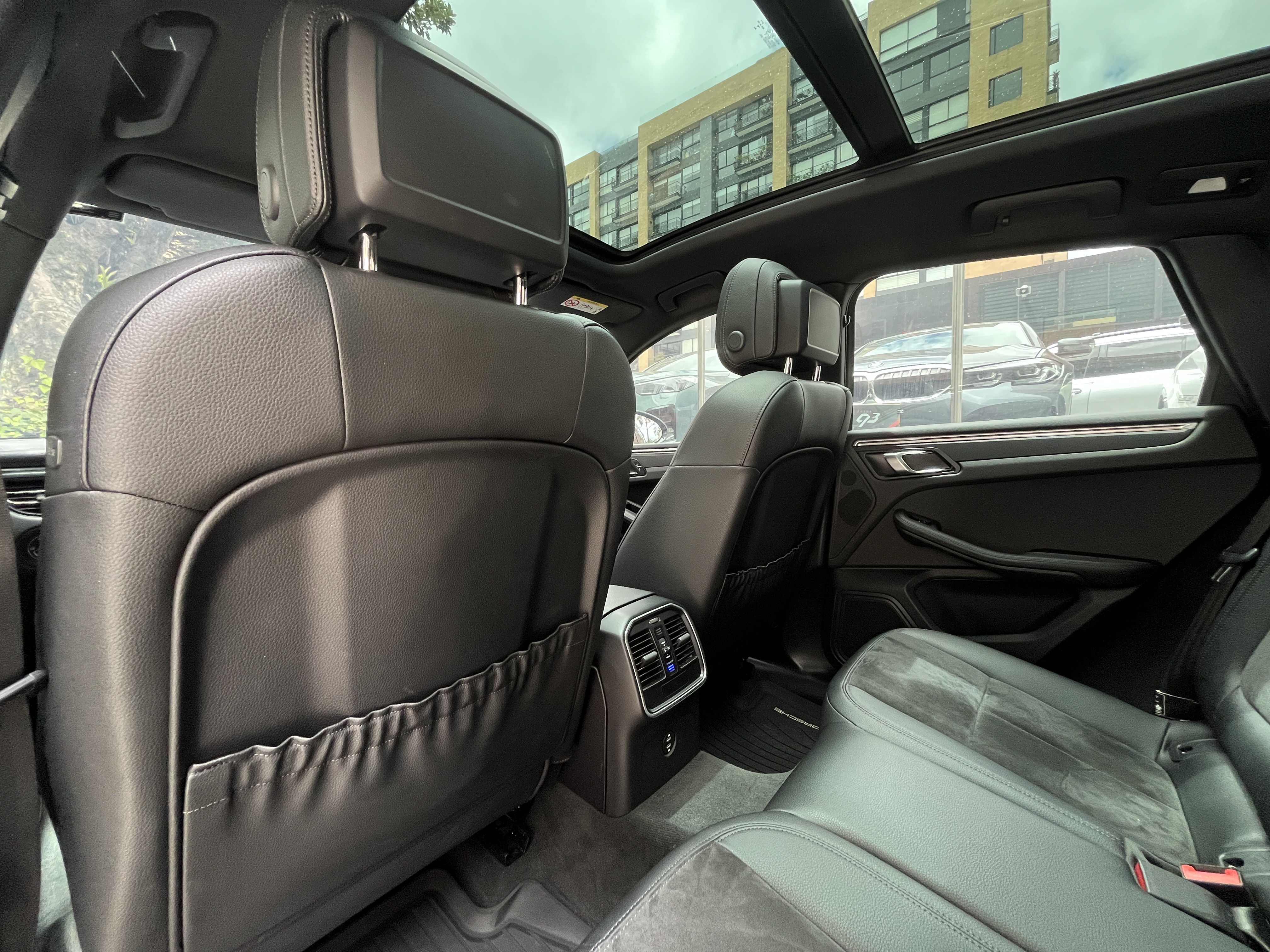 PORSCHE MACAN 2021