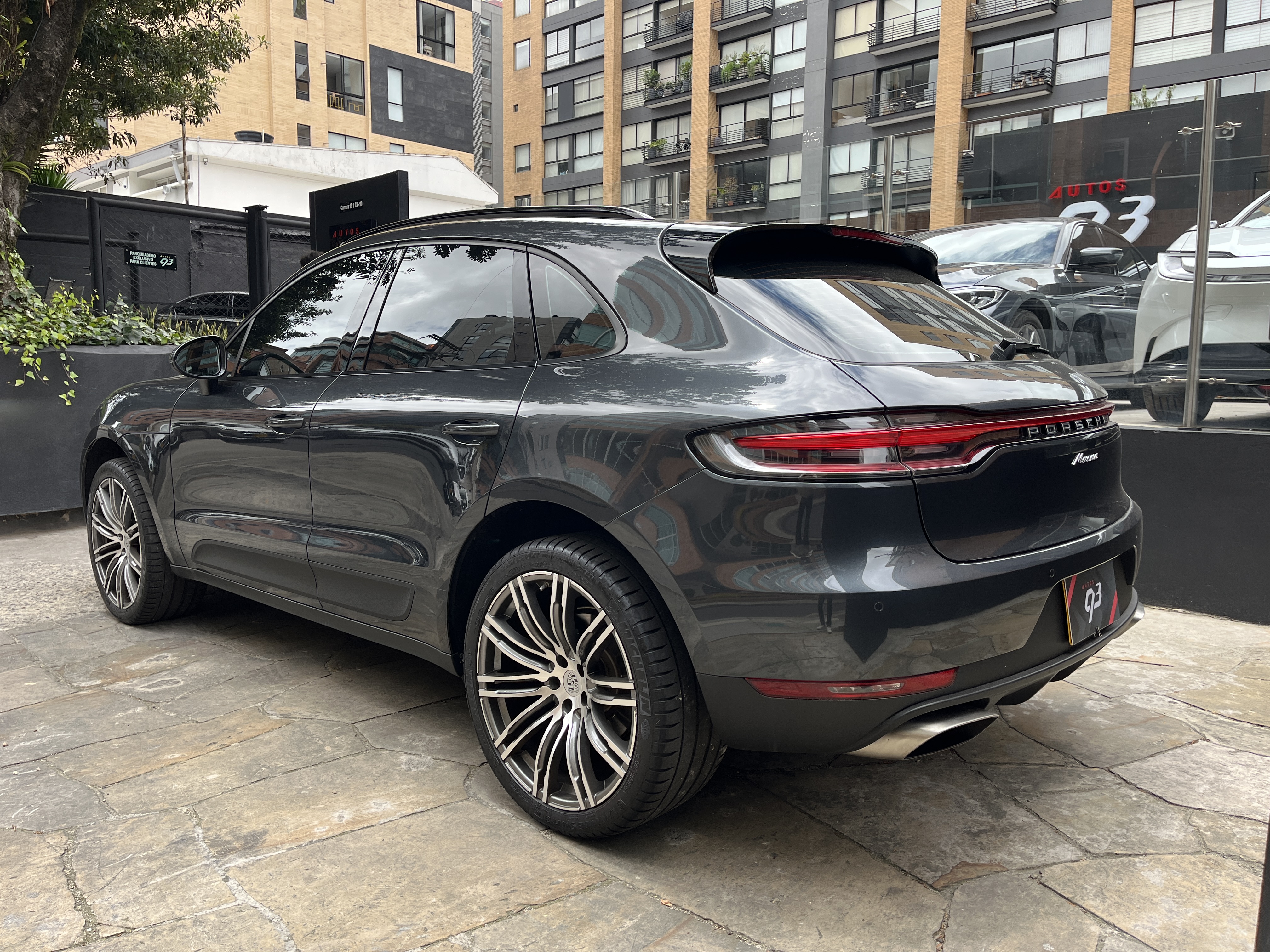 PORSCHE MACAN 2021