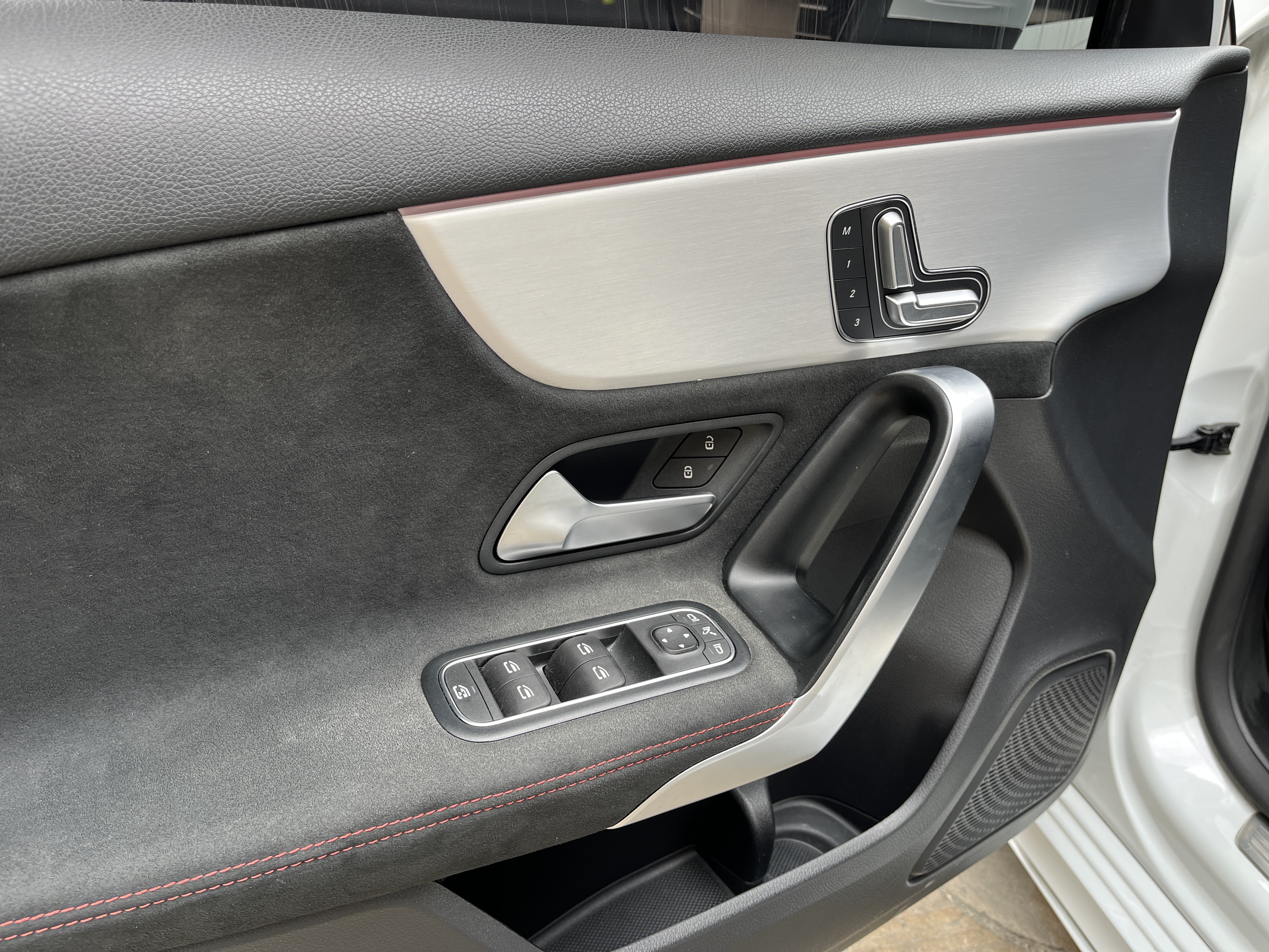 MERCEDES-BENZ A35 2023