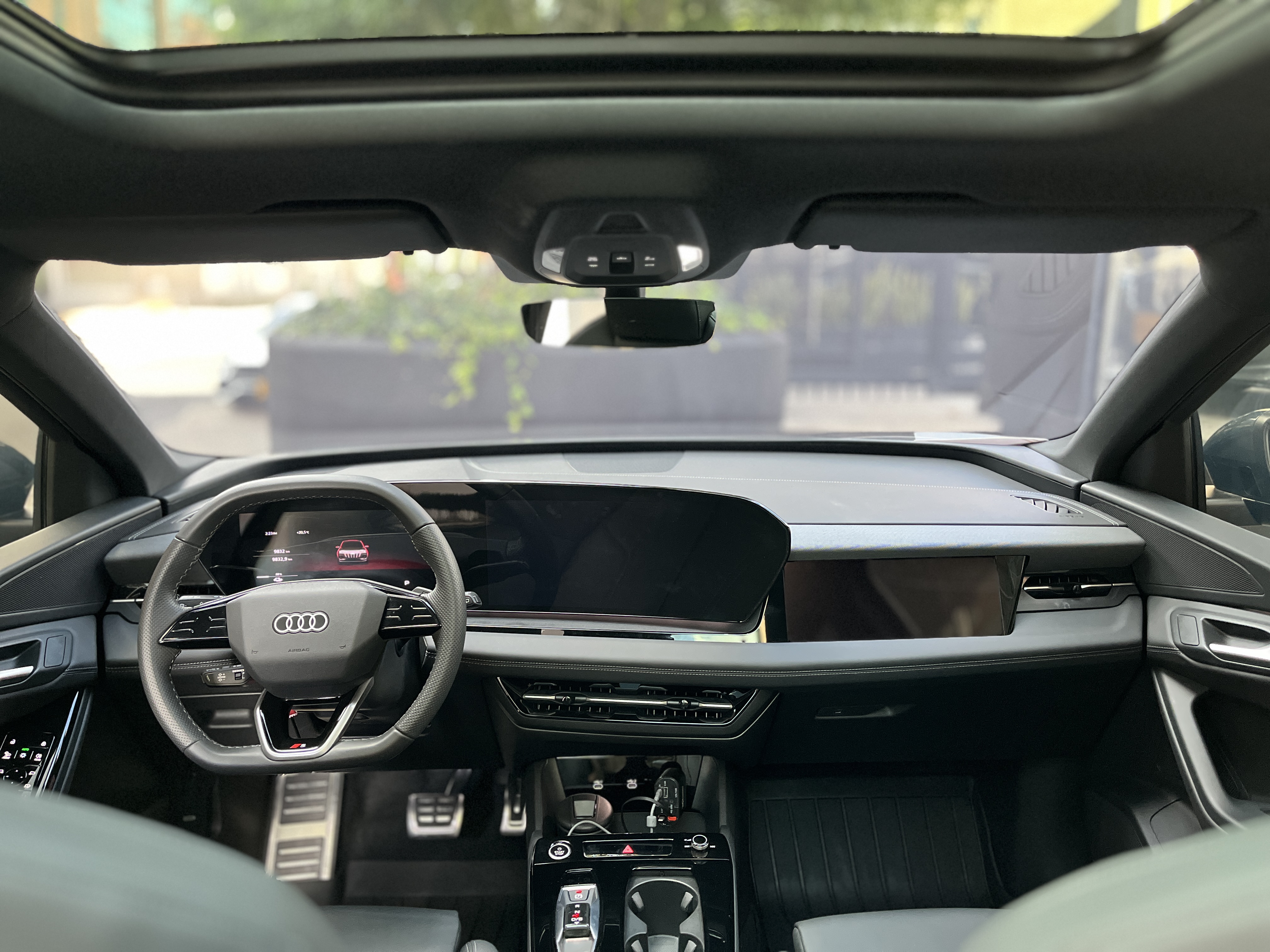 AUDI Q6 E-TRON 2025