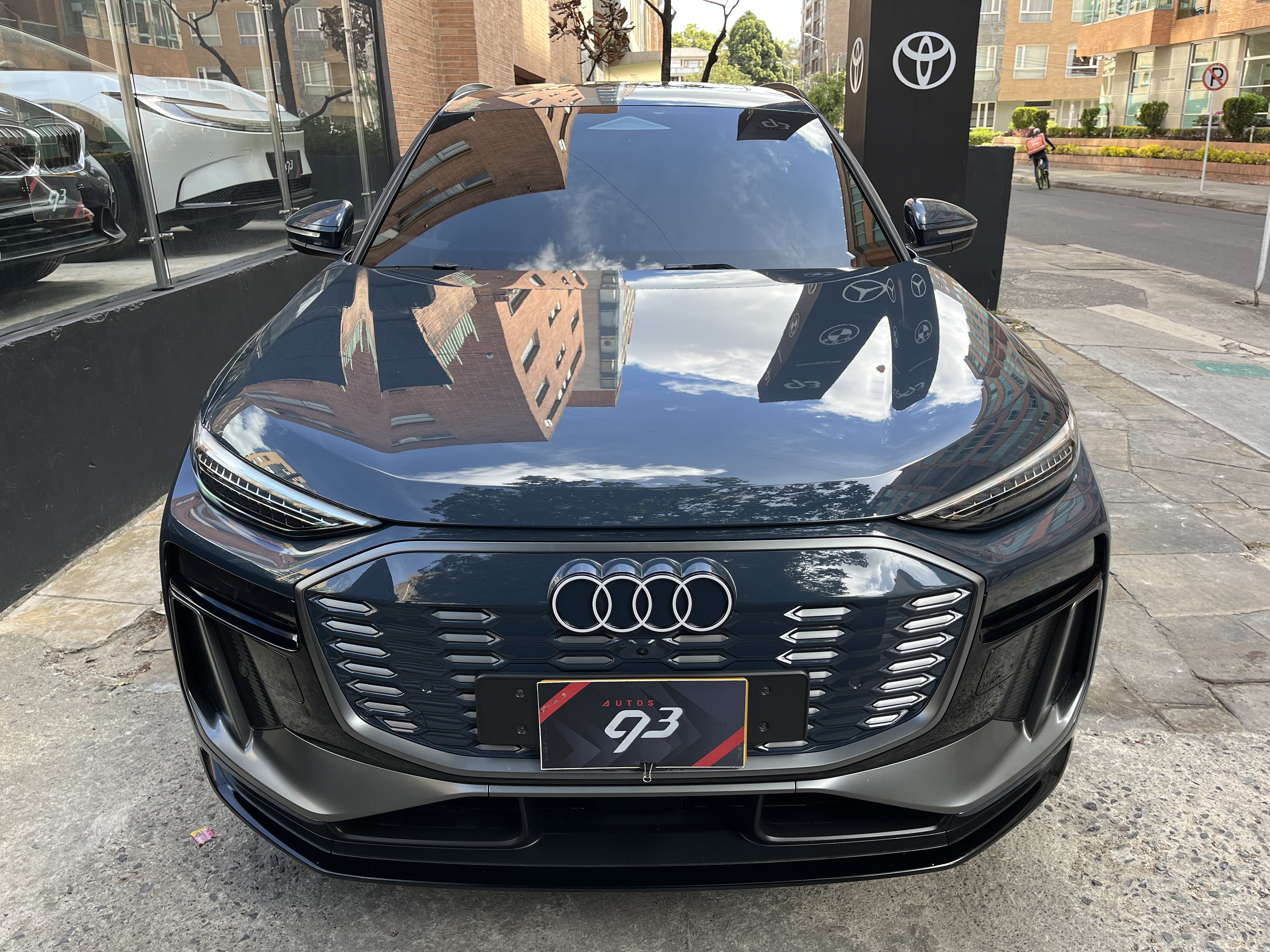 AUDI Q6 E-TRON 2025