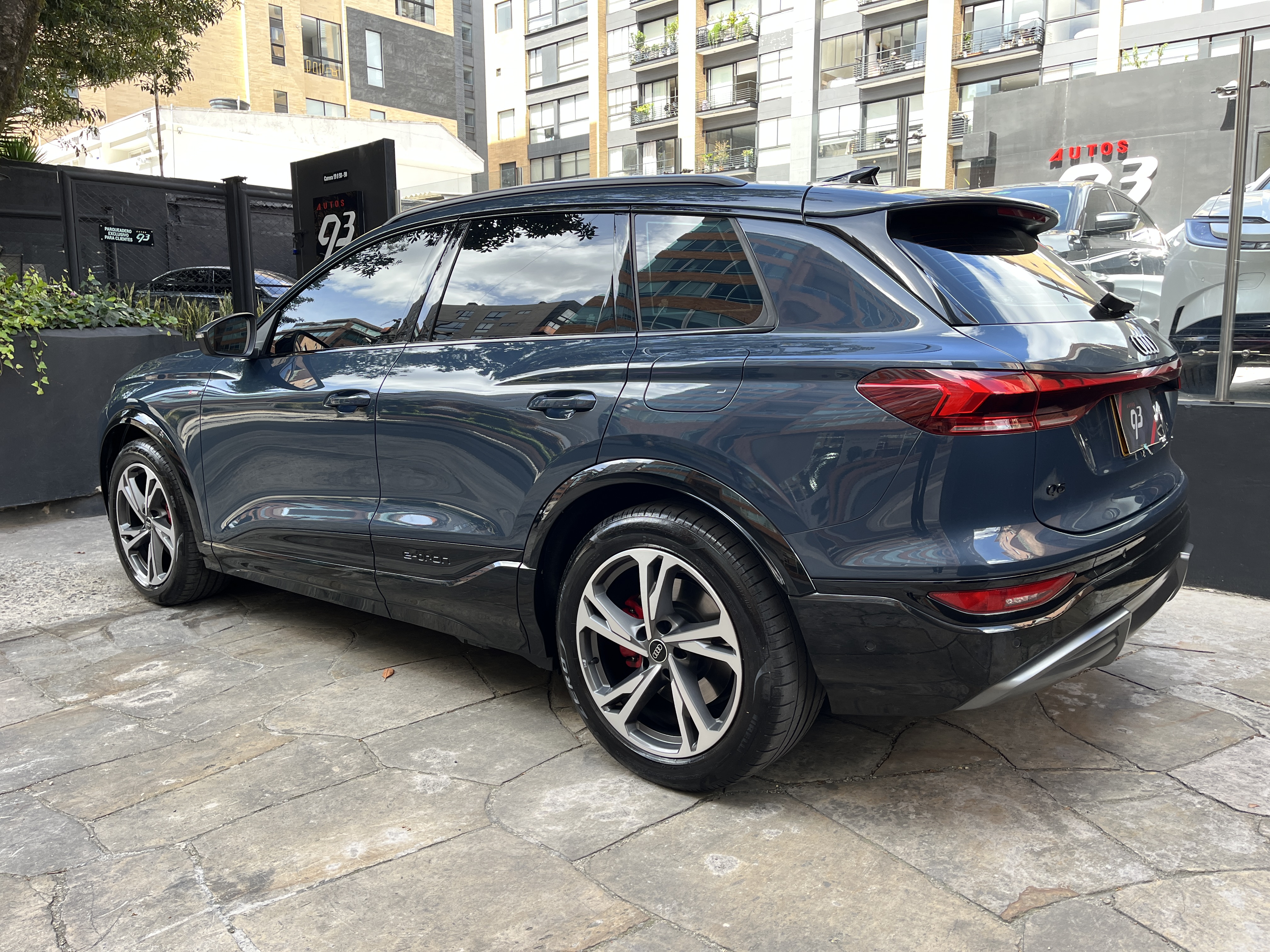 AUDI Q6 E-TRON 2025