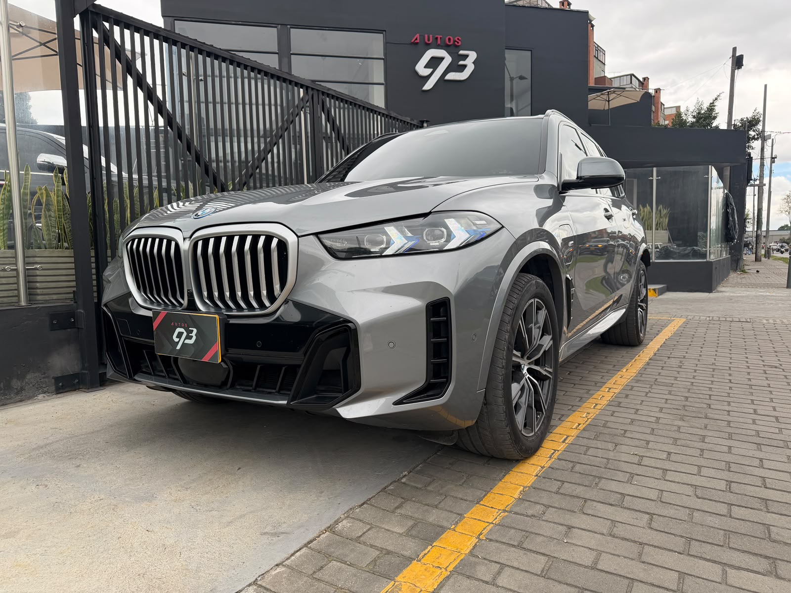 BMW X5 XDRIVE50E 2024