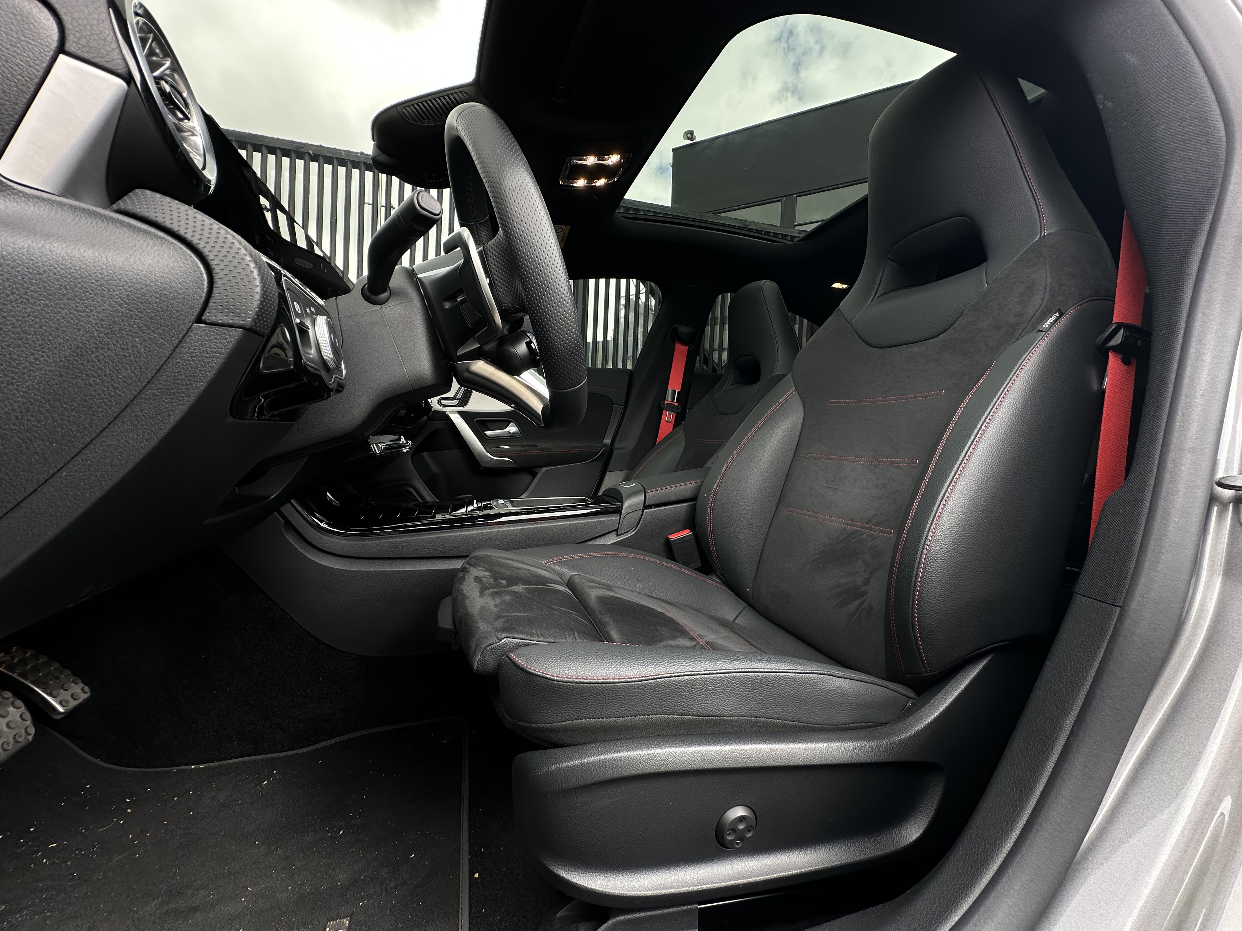 MERCEDES-BENZ CLA35 AMG AMG 2026