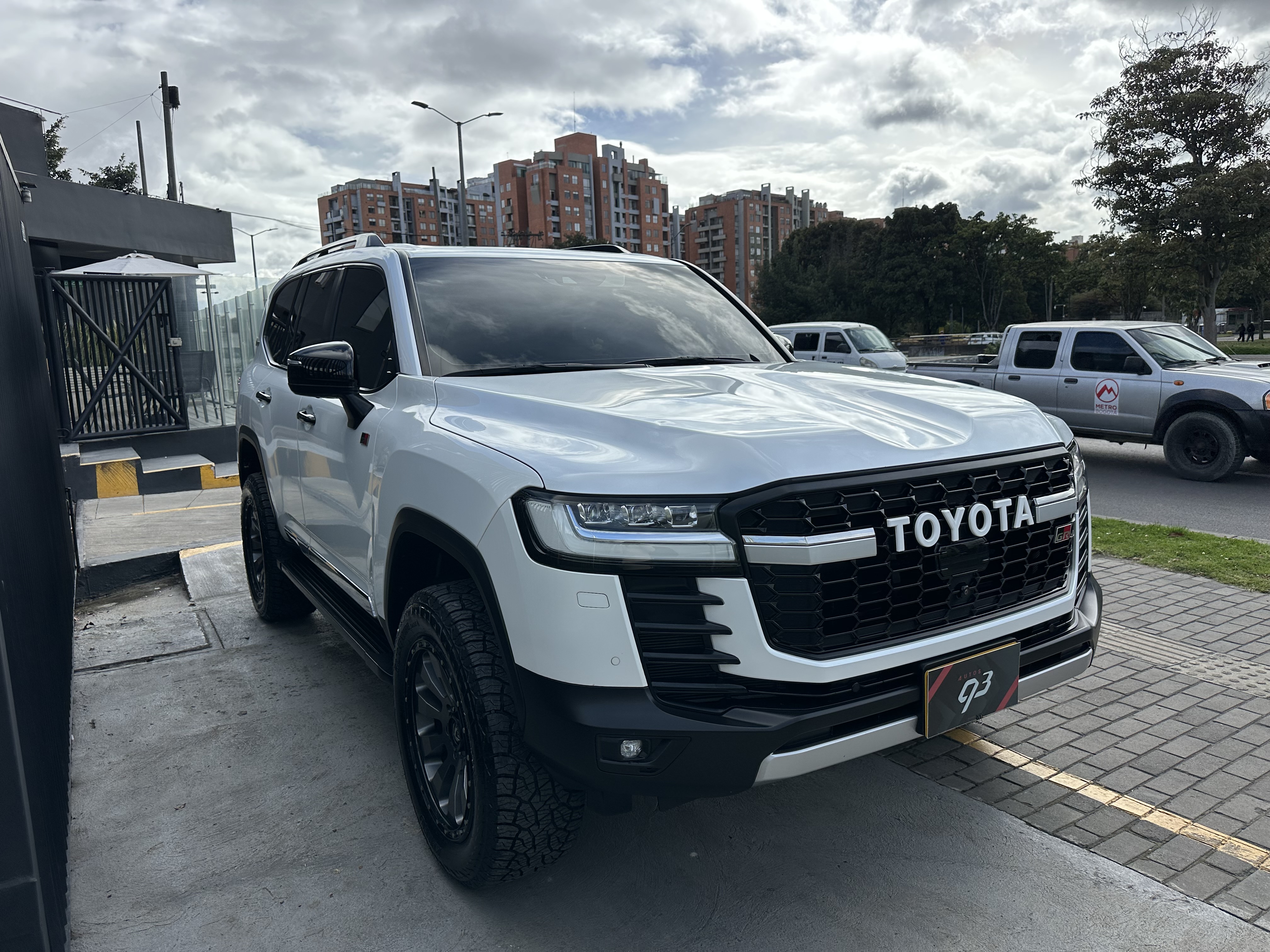 TOYOTA LAND CRUISER 300 GR 2022