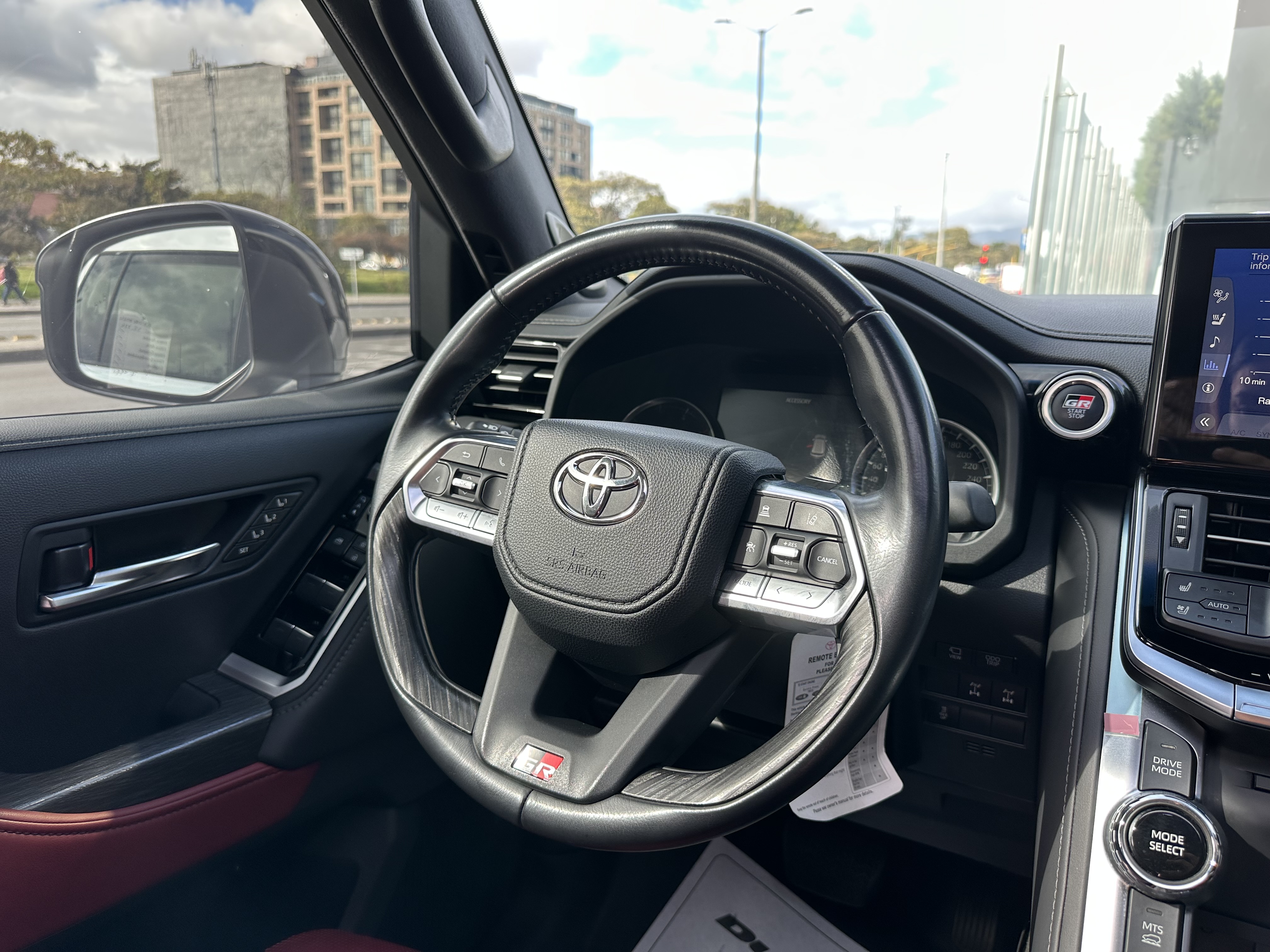TOYOTA LAND CRUISER 300 GR 2022
