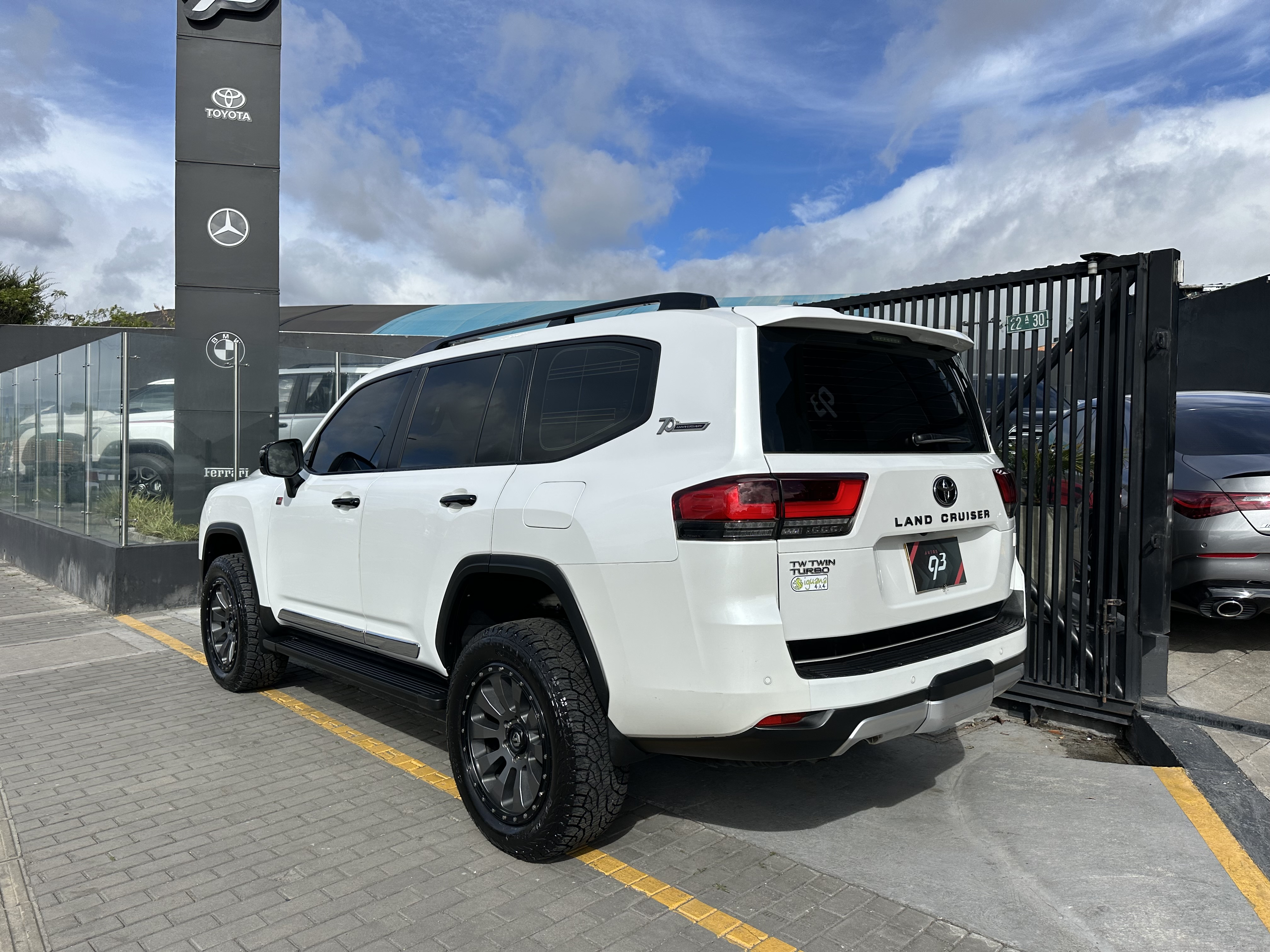 TOYOTA LAND CRUISER 300 GR 2022