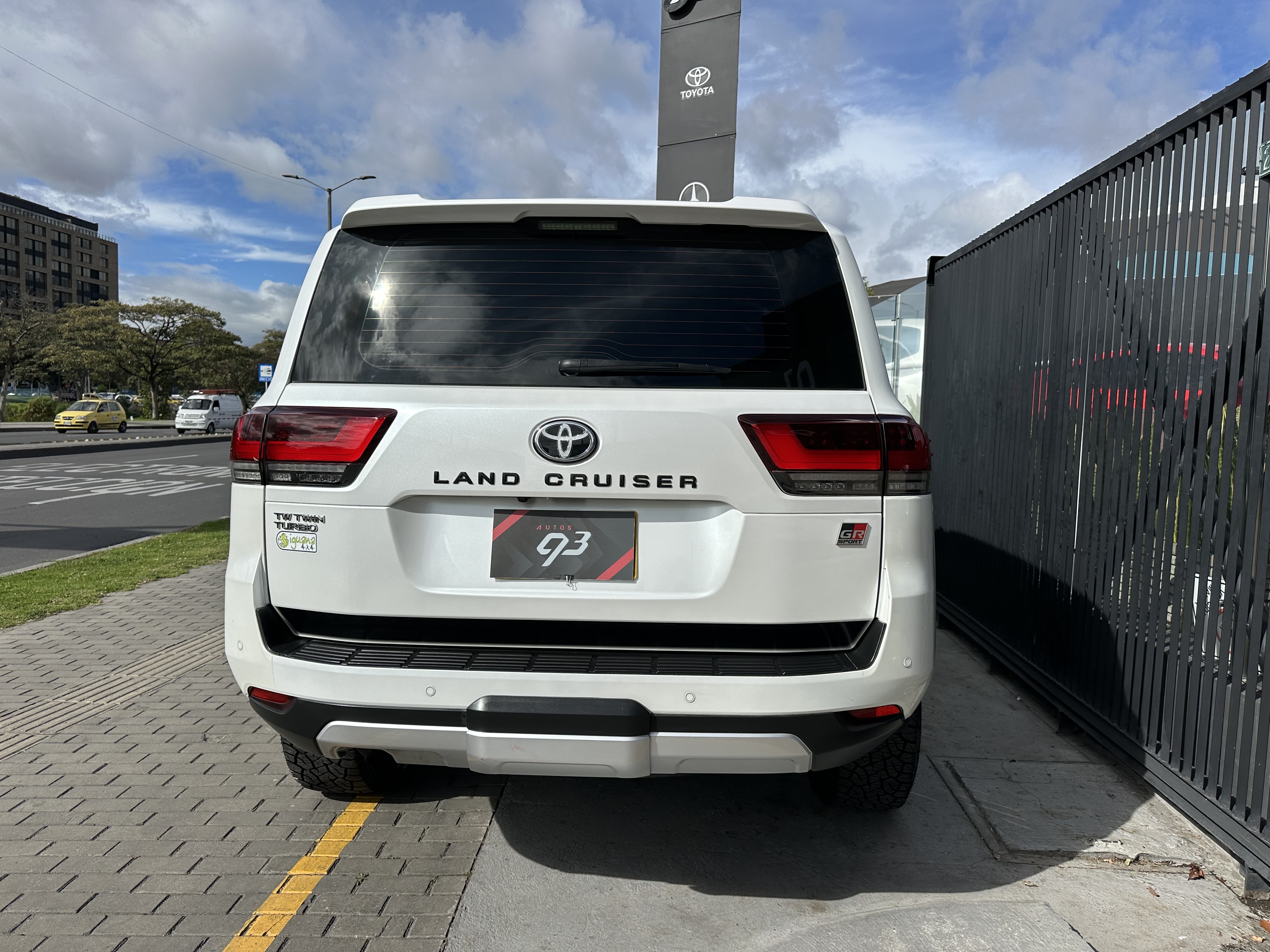 TOYOTA LAND CRUISER 300 GR 2022