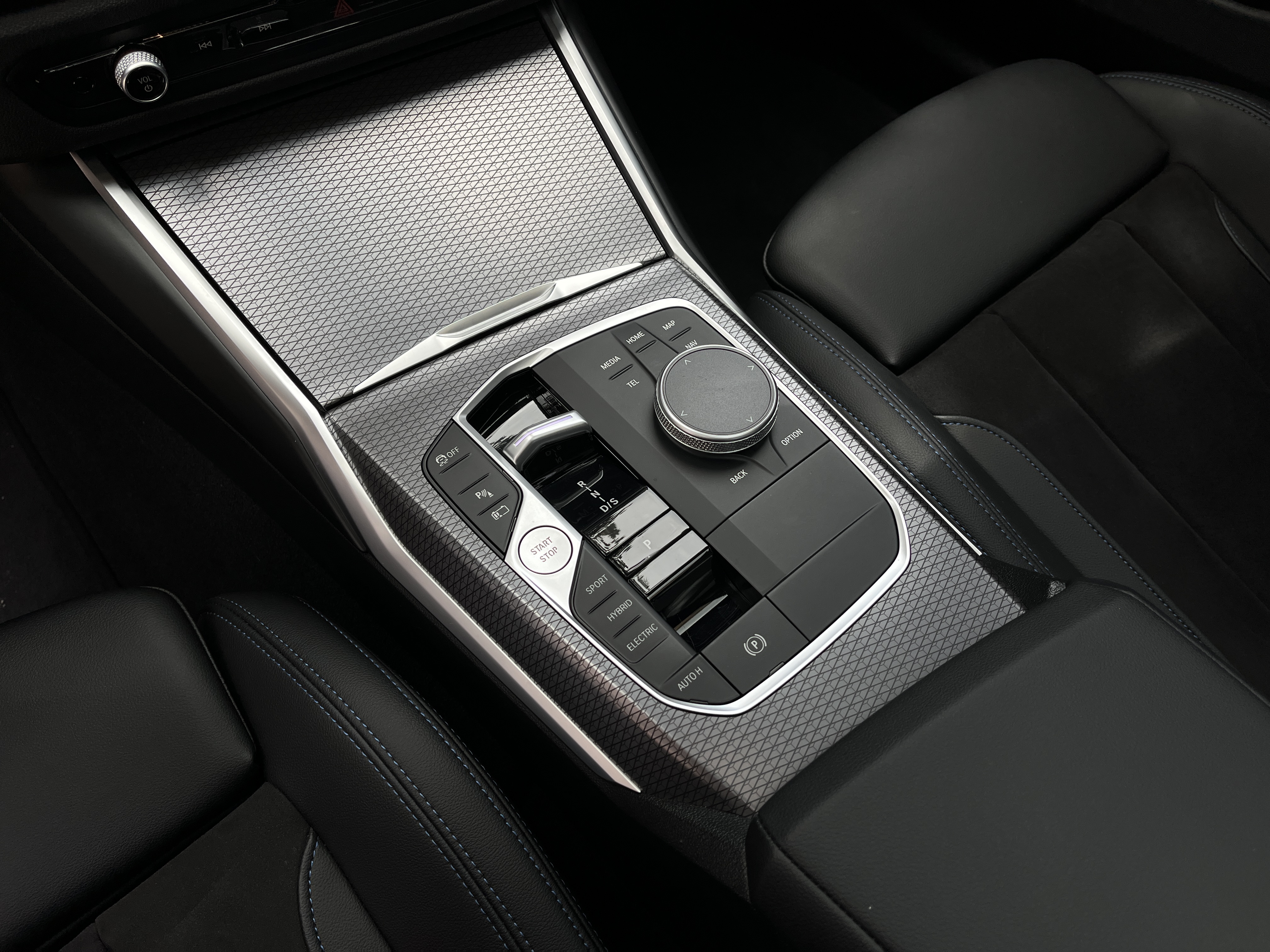 BMW 330E 2024