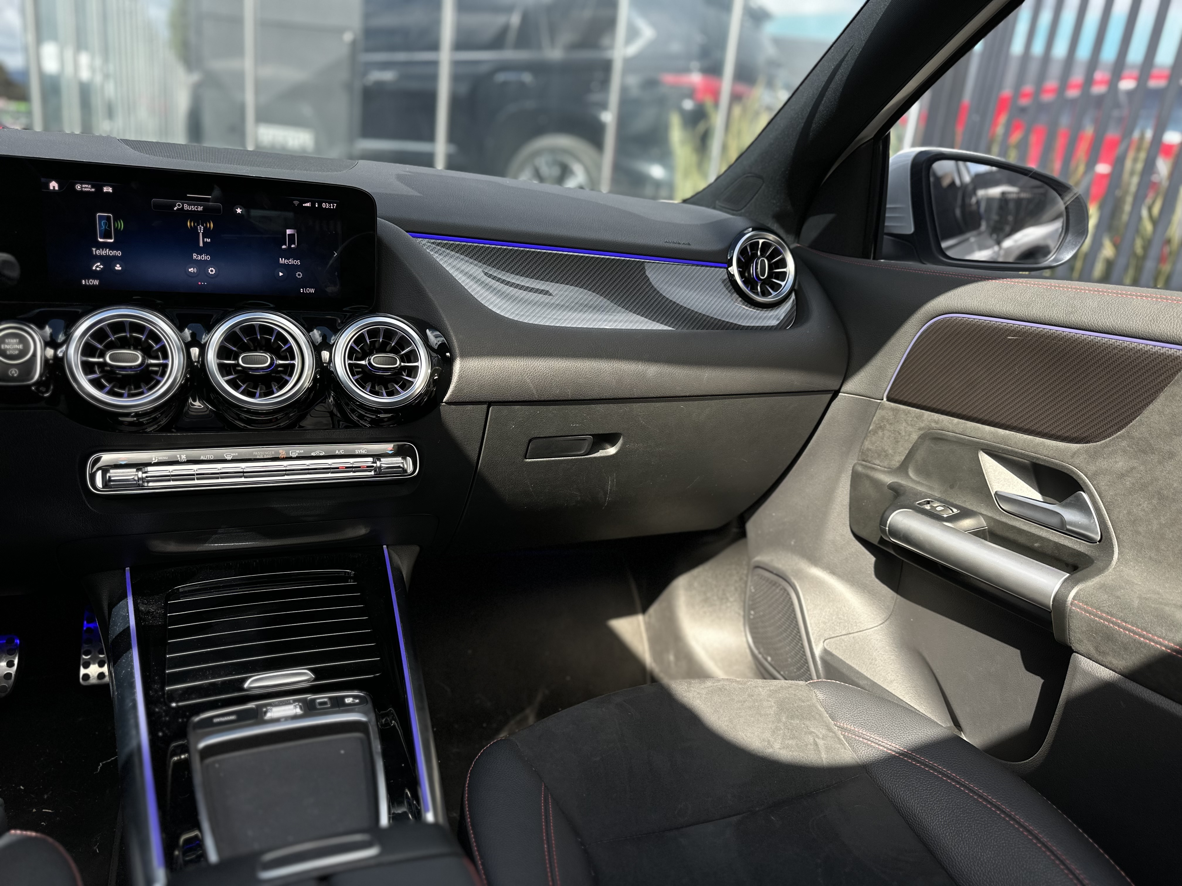MERCEDES-BENZ GLA250 4MATIC 2025