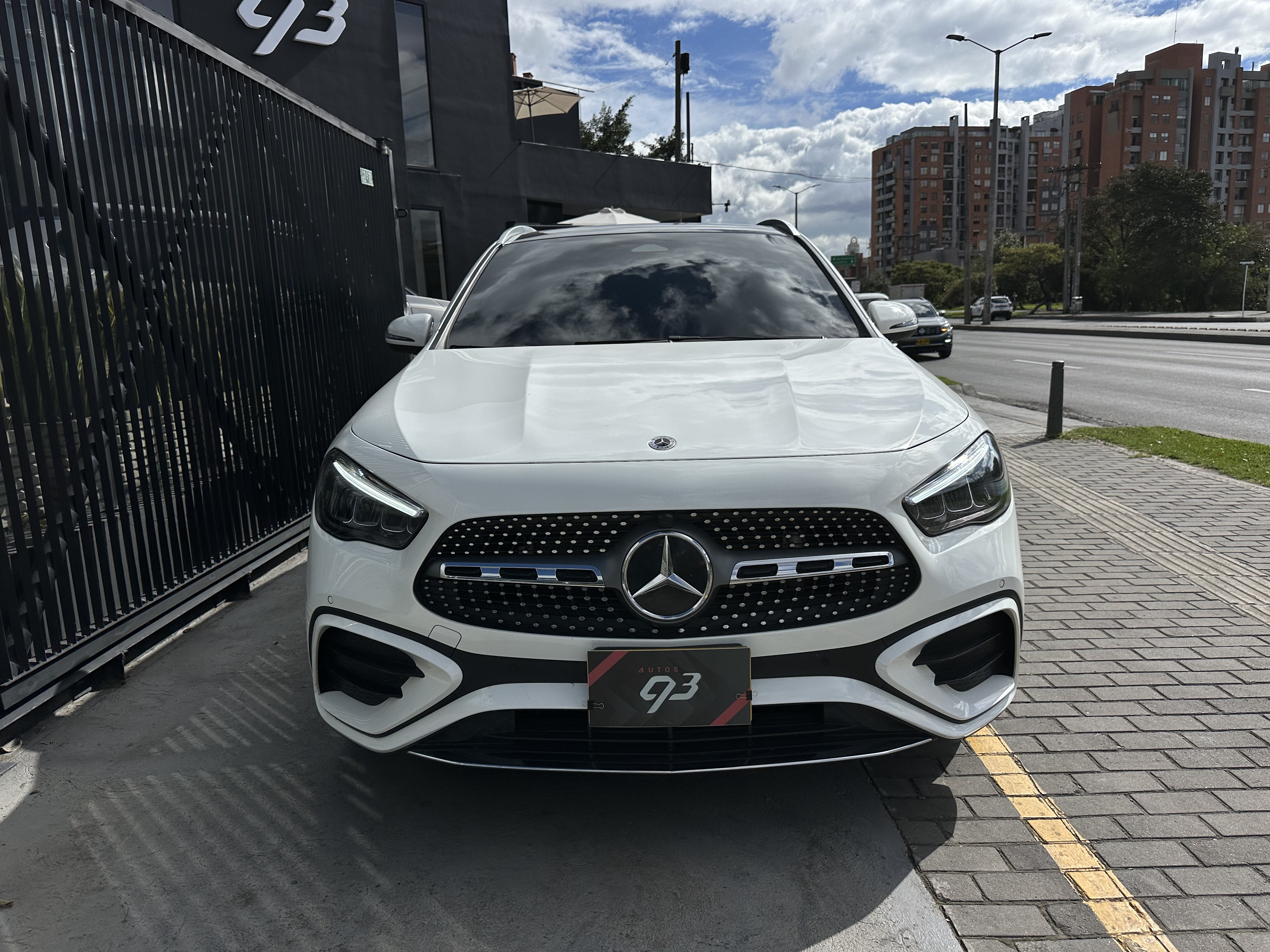 MERCEDES-BENZ GLA250 4MATIC 2025