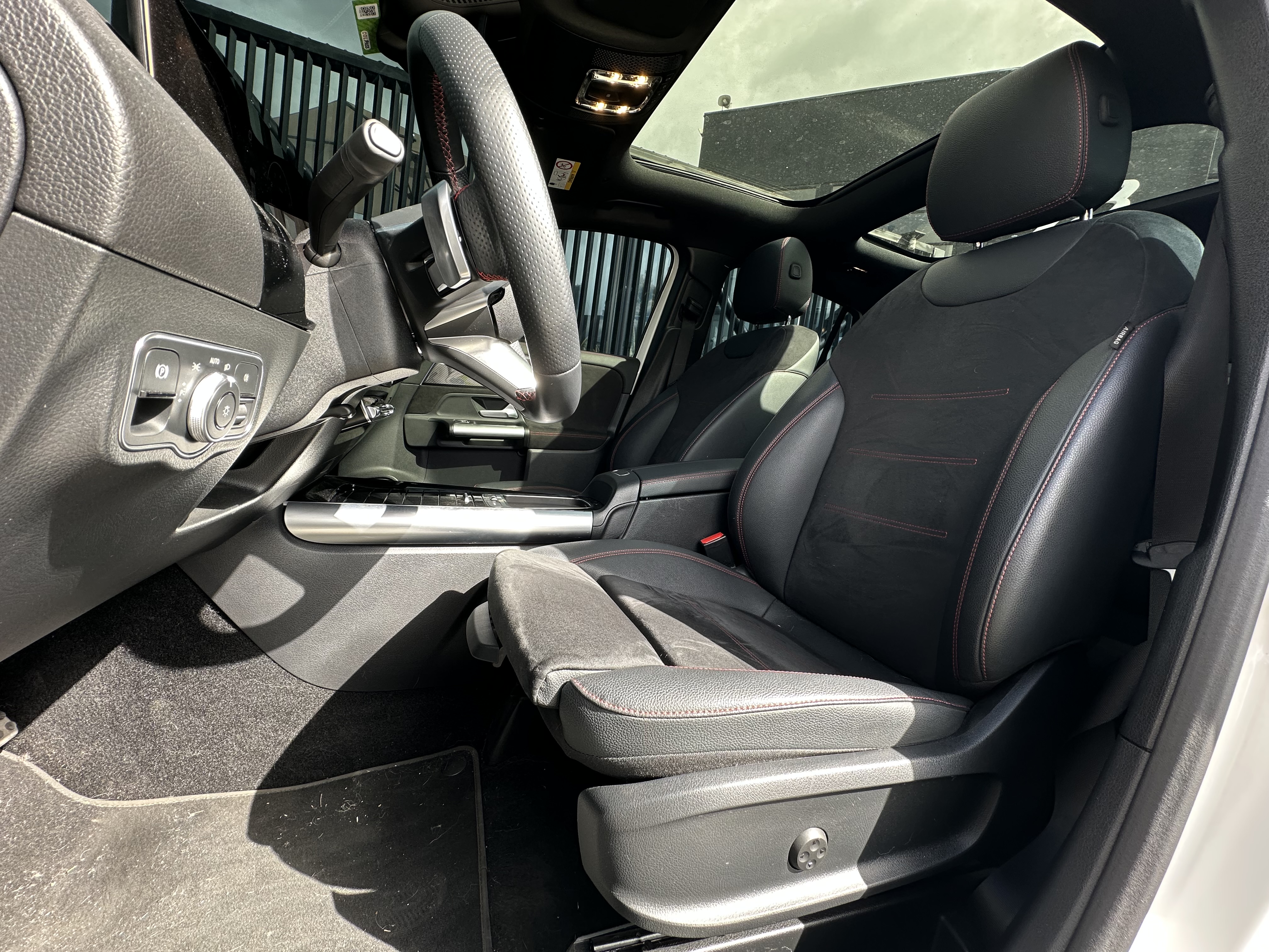 MERCEDES-BENZ GLA250 4MATIC 2025