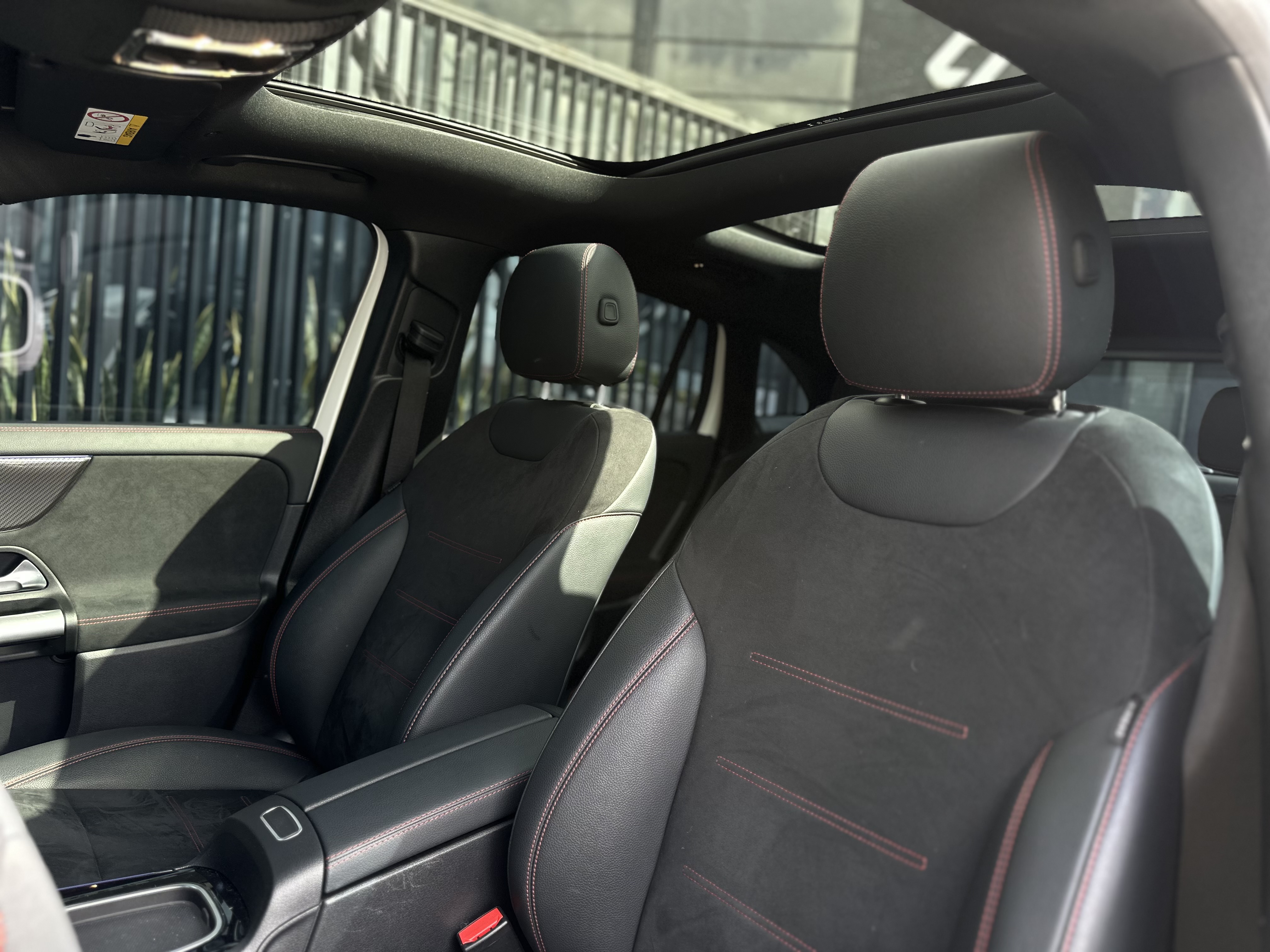 MERCEDES-BENZ GLA250 4MATIC 2025