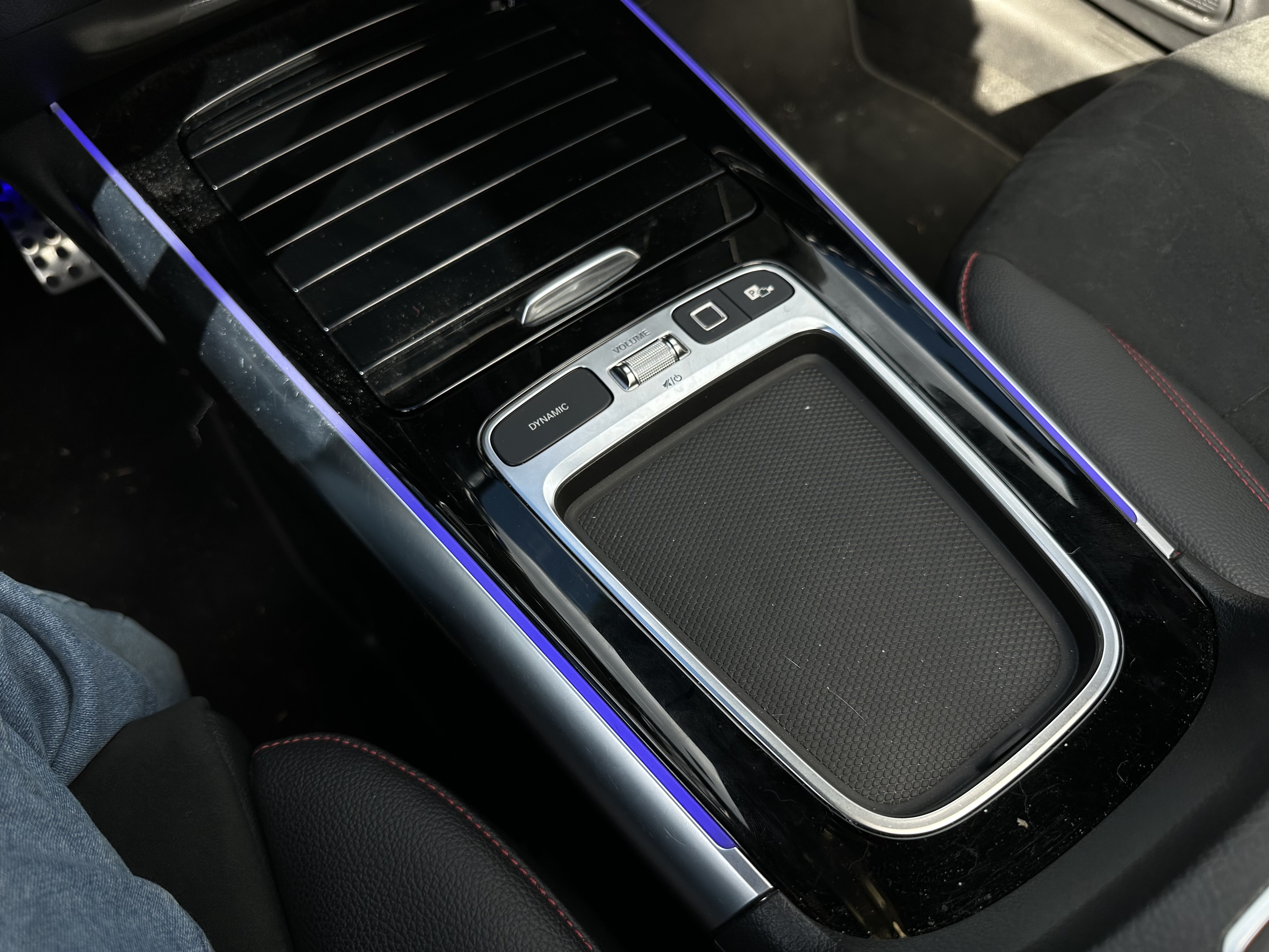 MERCEDES-BENZ GLA250 4MATIC 2025