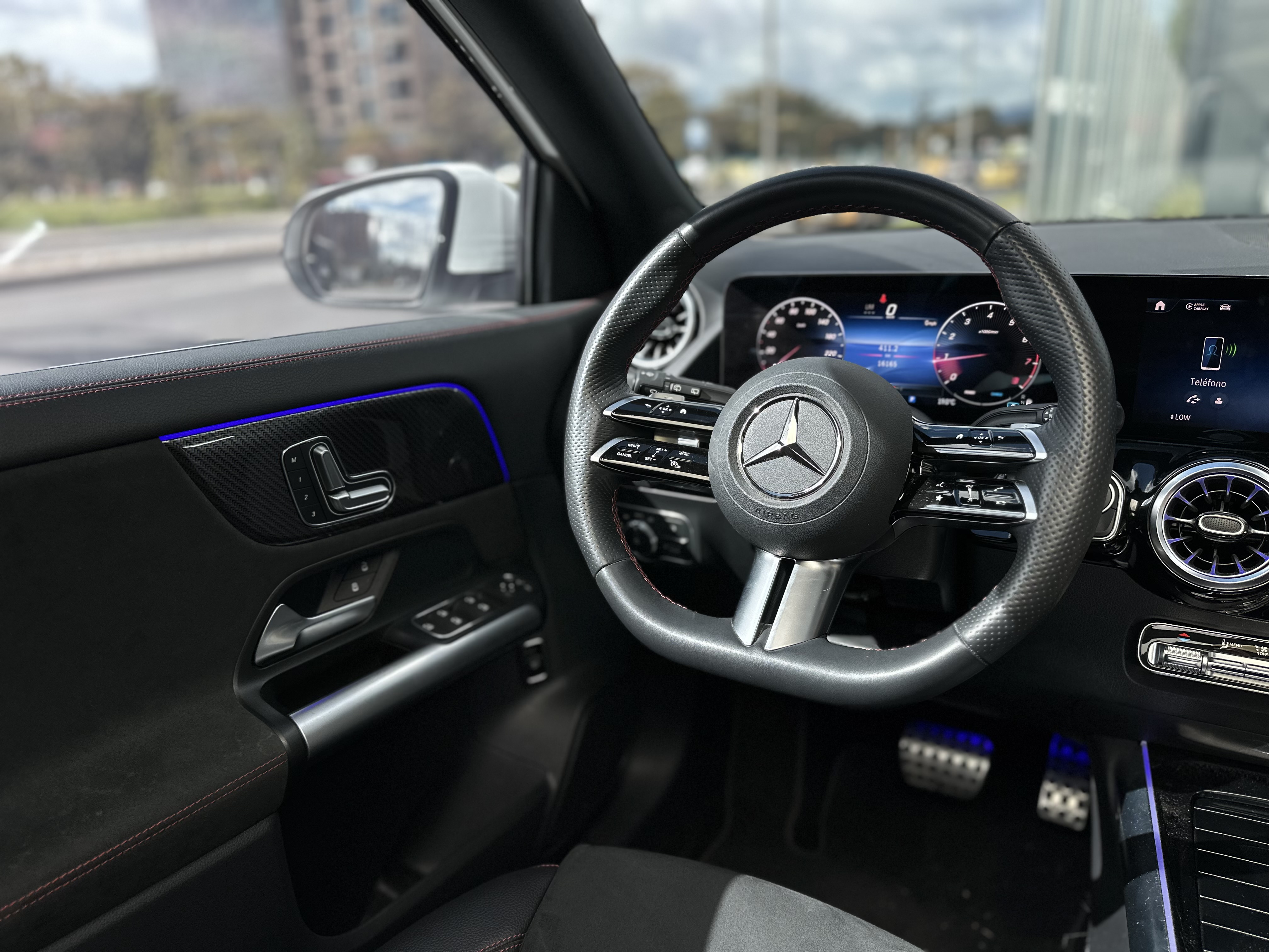 MERCEDES-BENZ GLA250 4MATIC 2025