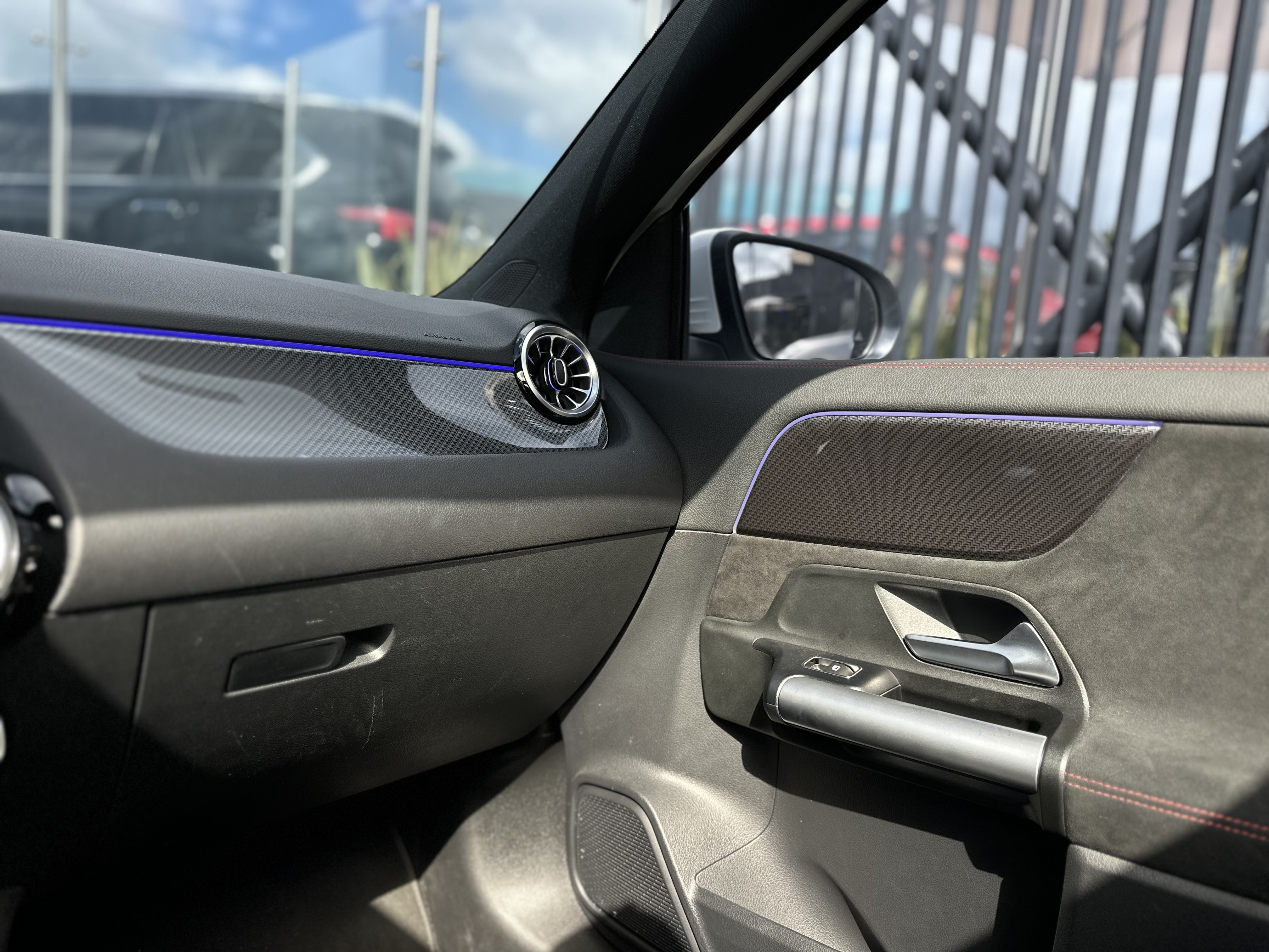 MERCEDES-BENZ GLA250 4MATIC 2025