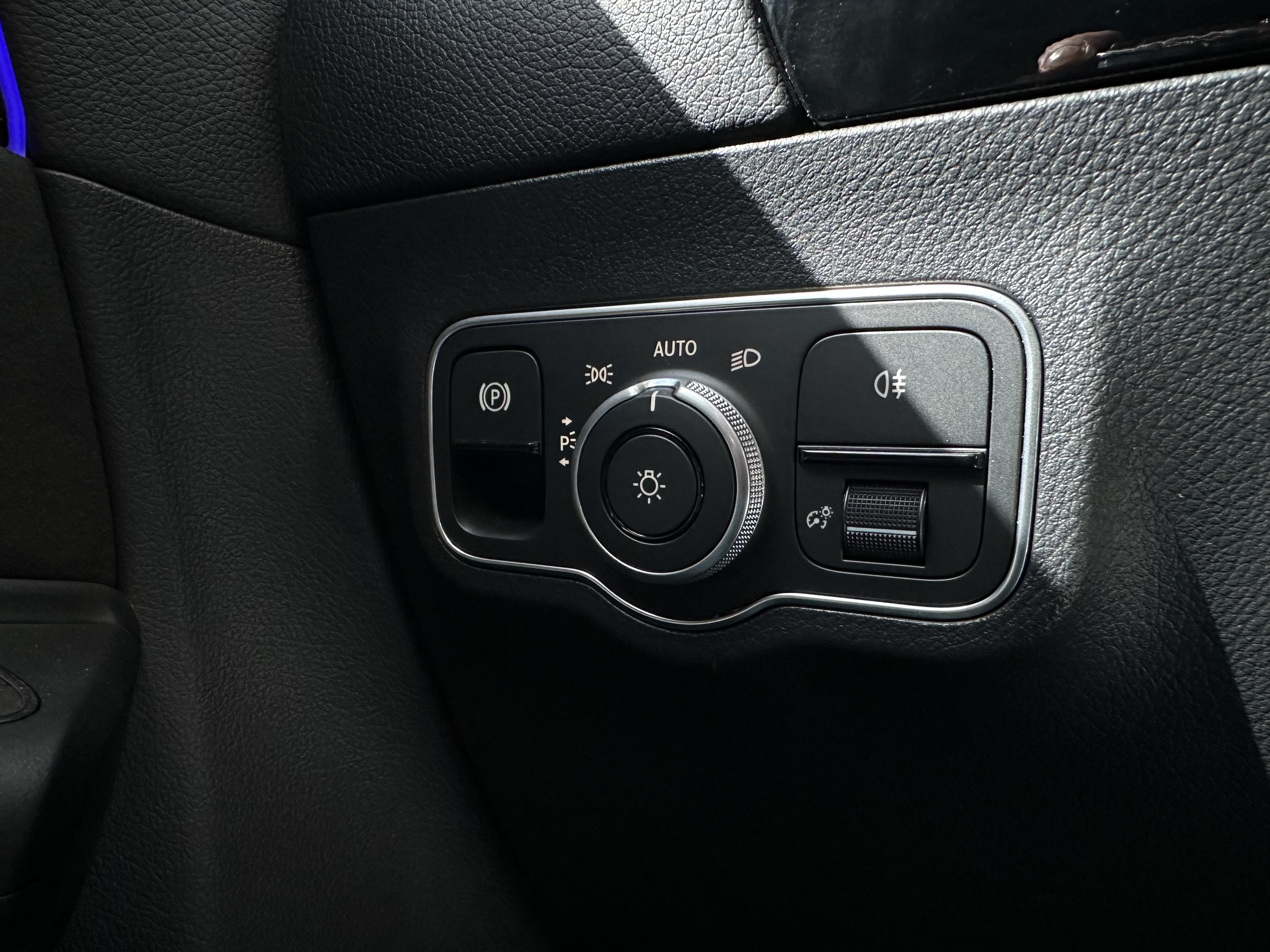 MERCEDES-BENZ GLA250 4MATIC 2025