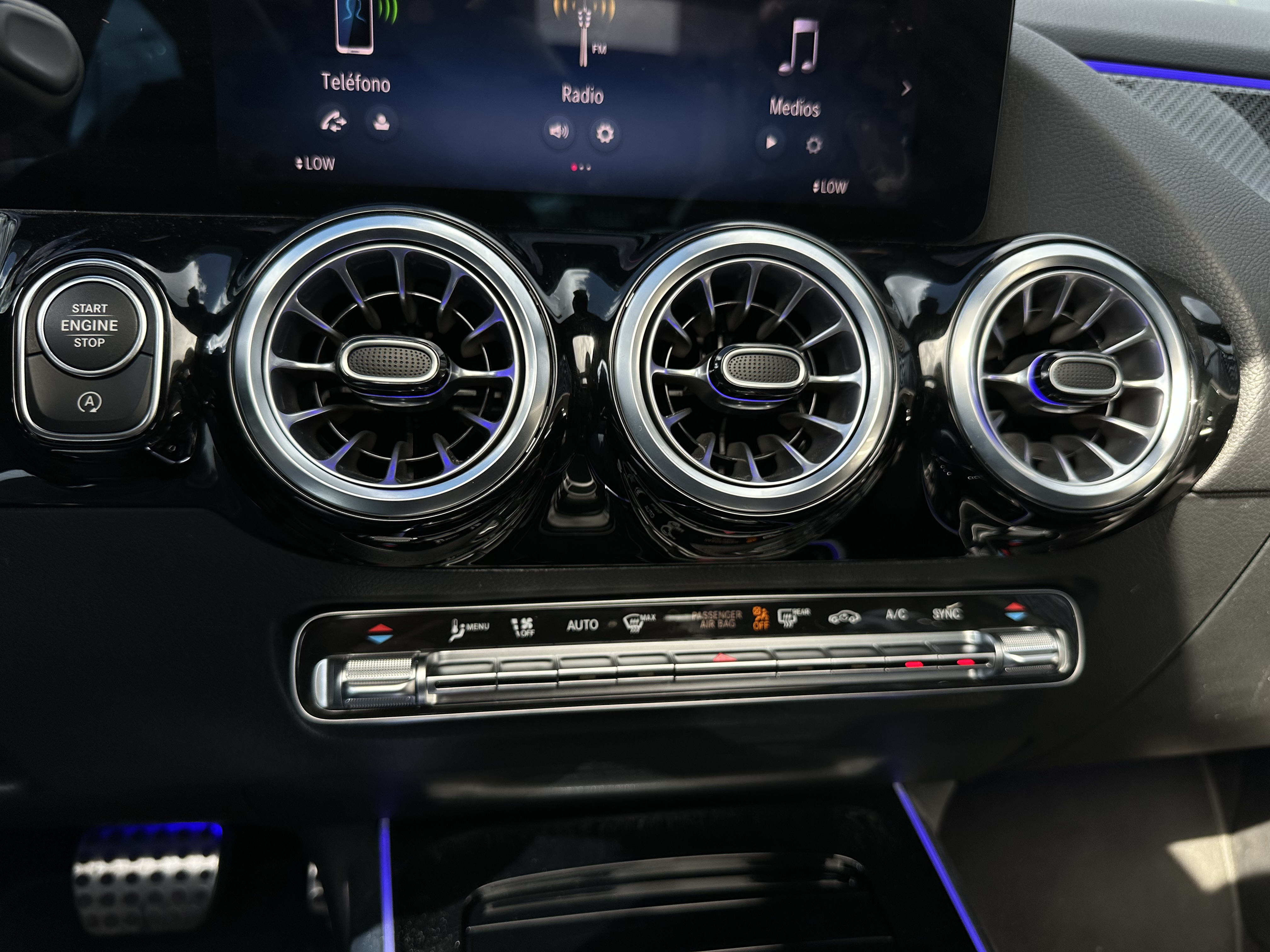 MERCEDES-BENZ GLA250 4MATIC 2025