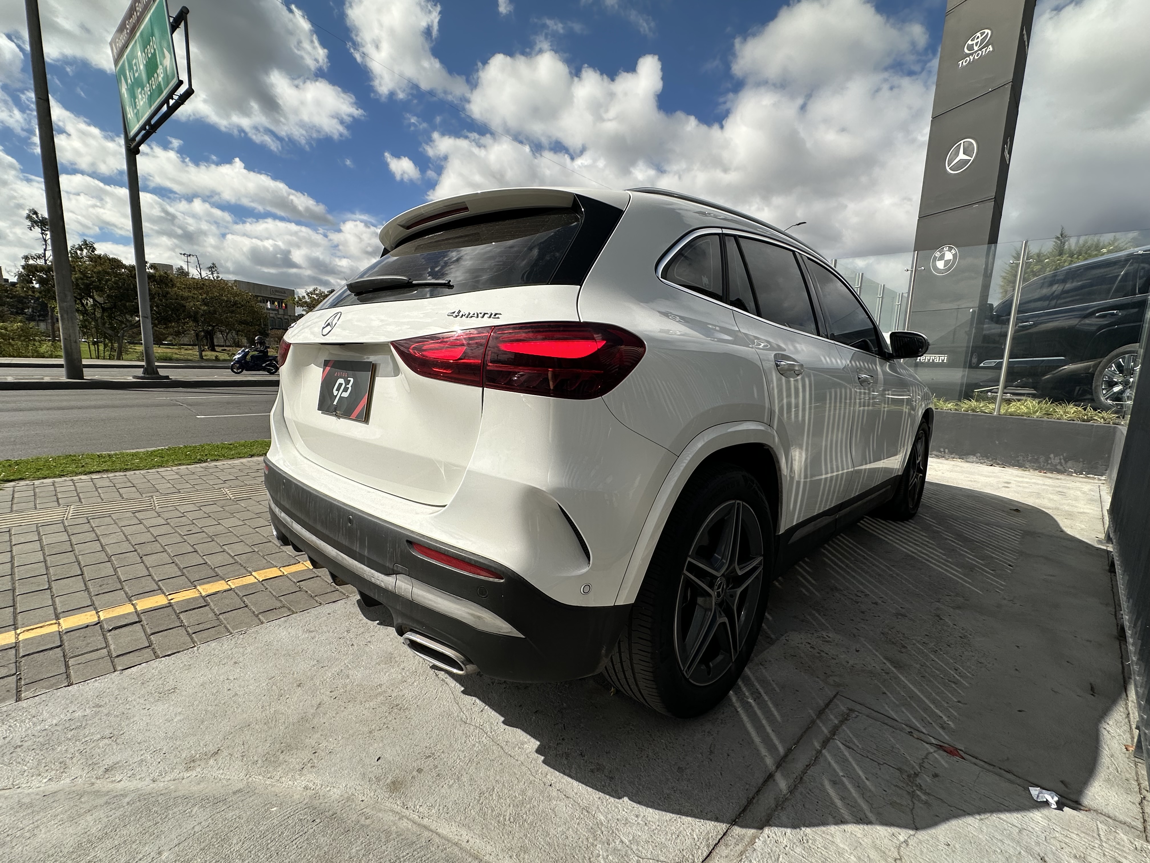 MERCEDES-BENZ GLA250 4MATIC 2025