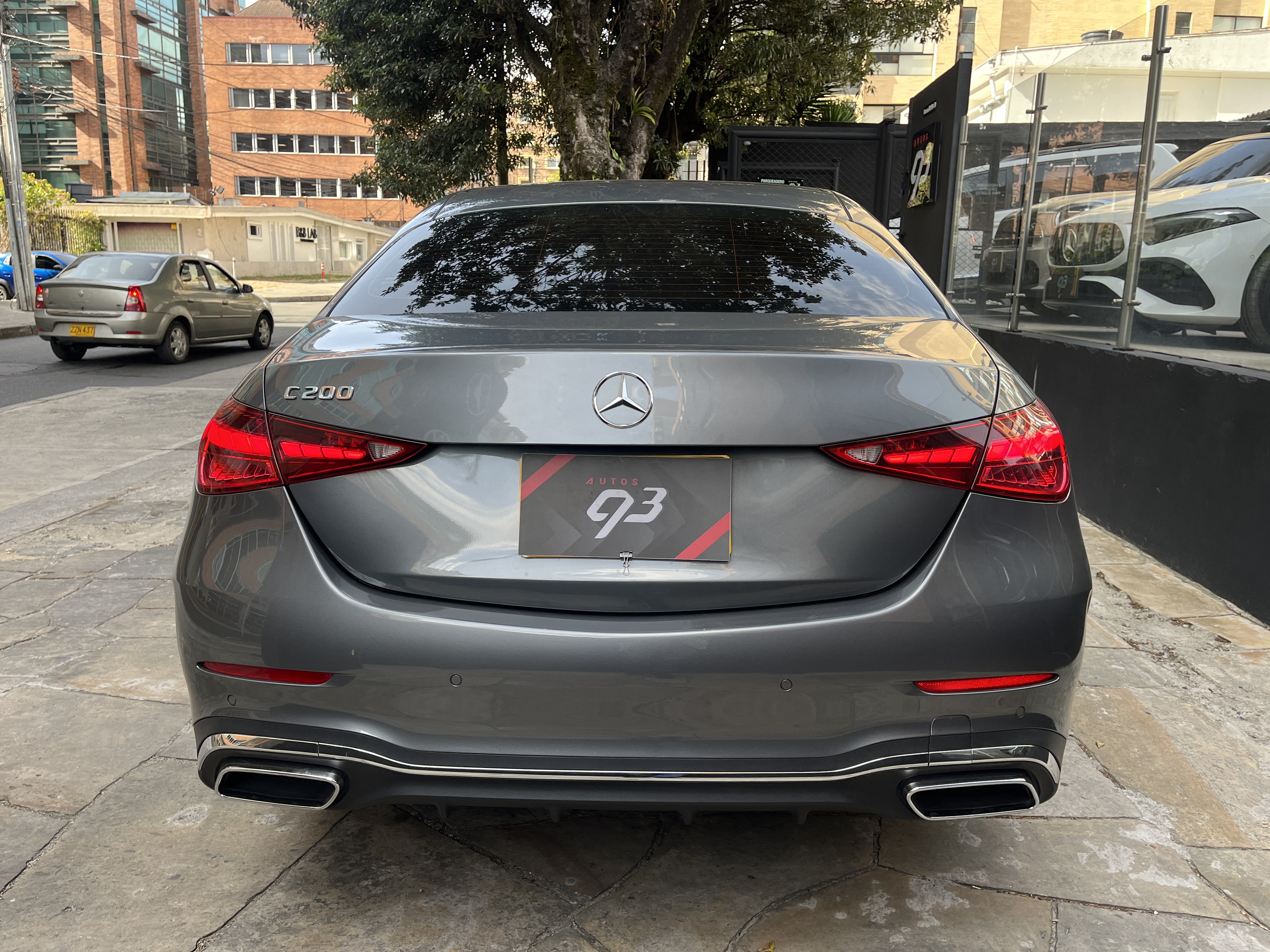 MERCEDES-BENZ C200 2025