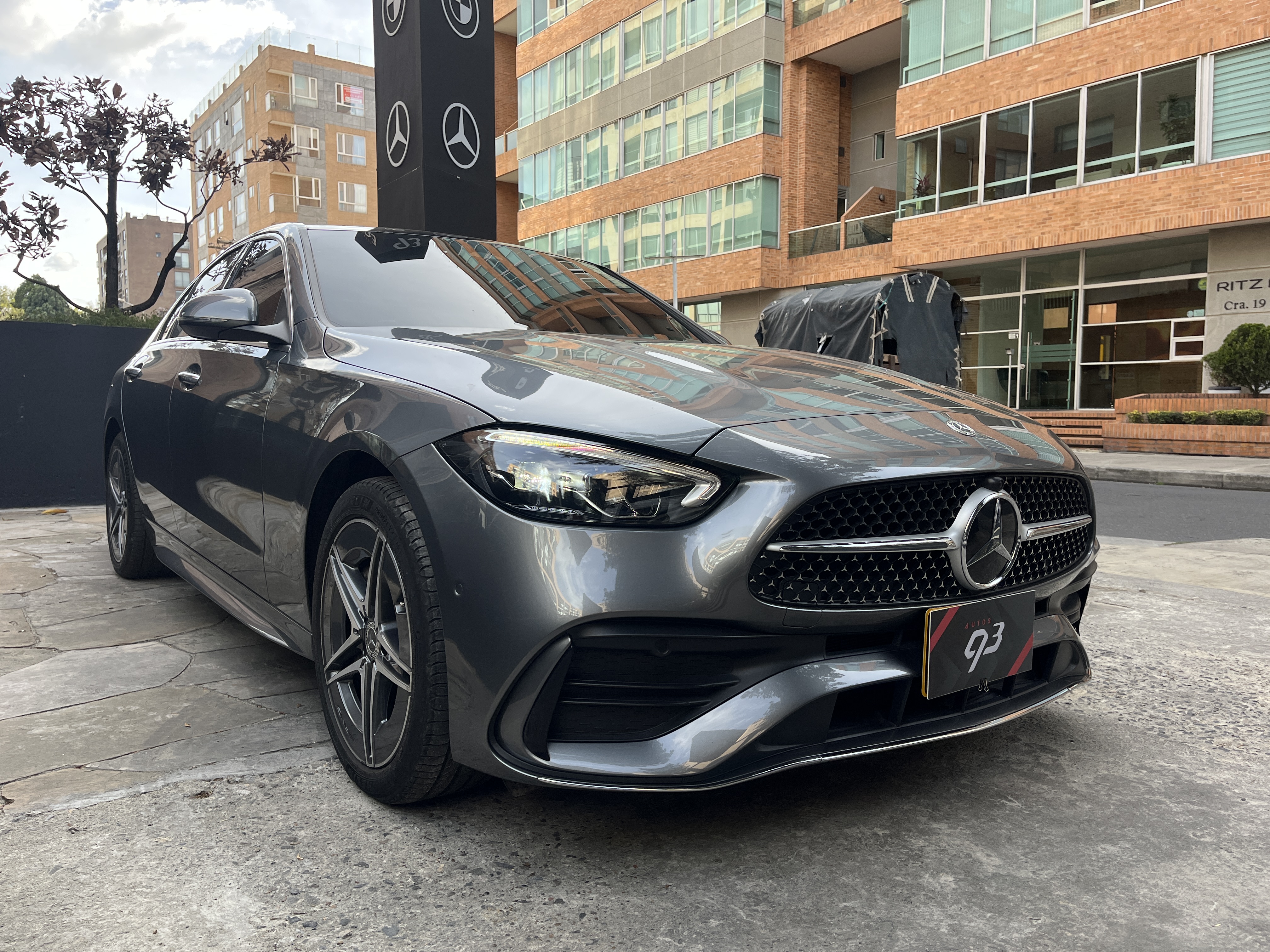 MERCEDES-BENZ C200 2025