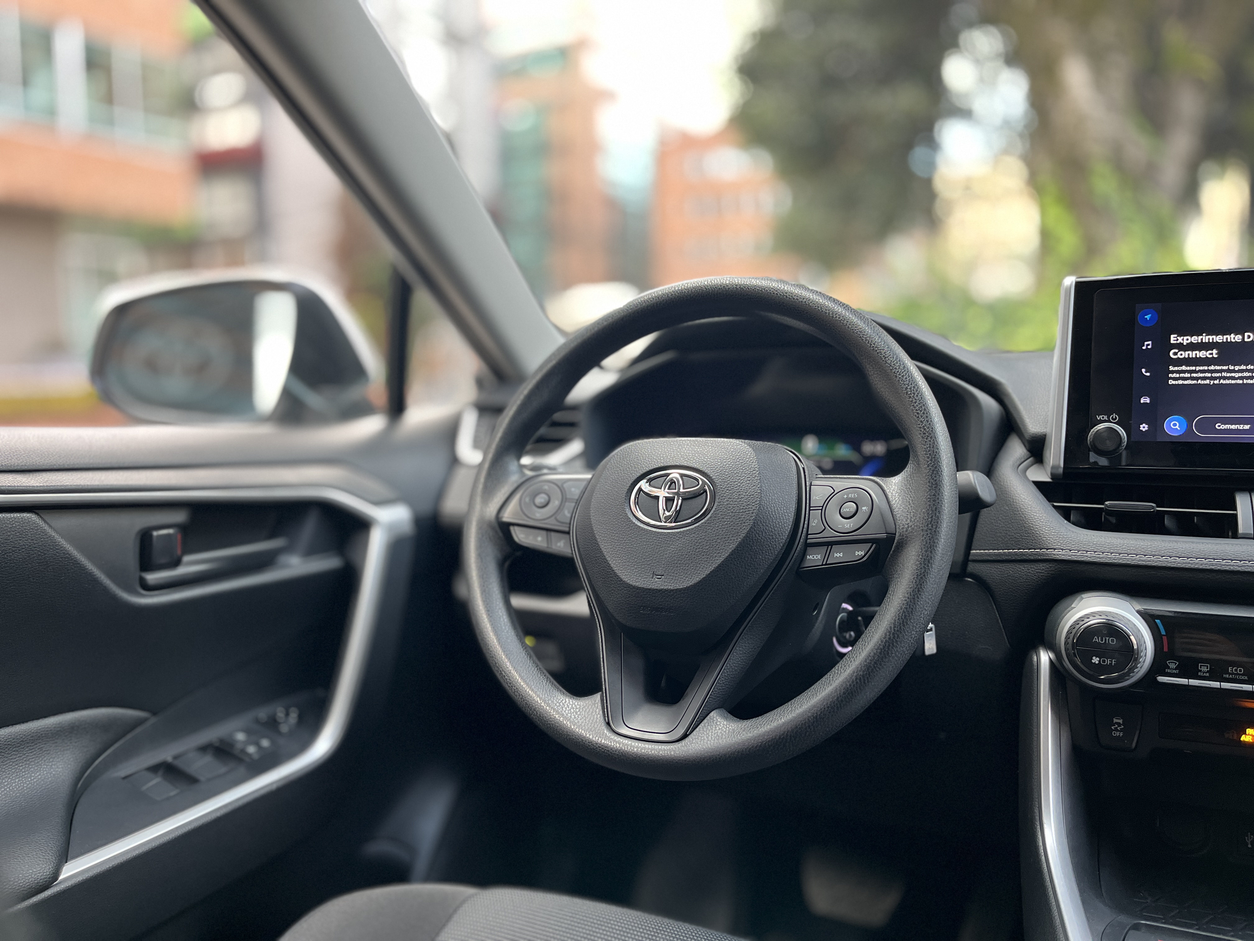 TOYOTA RAV4 2024