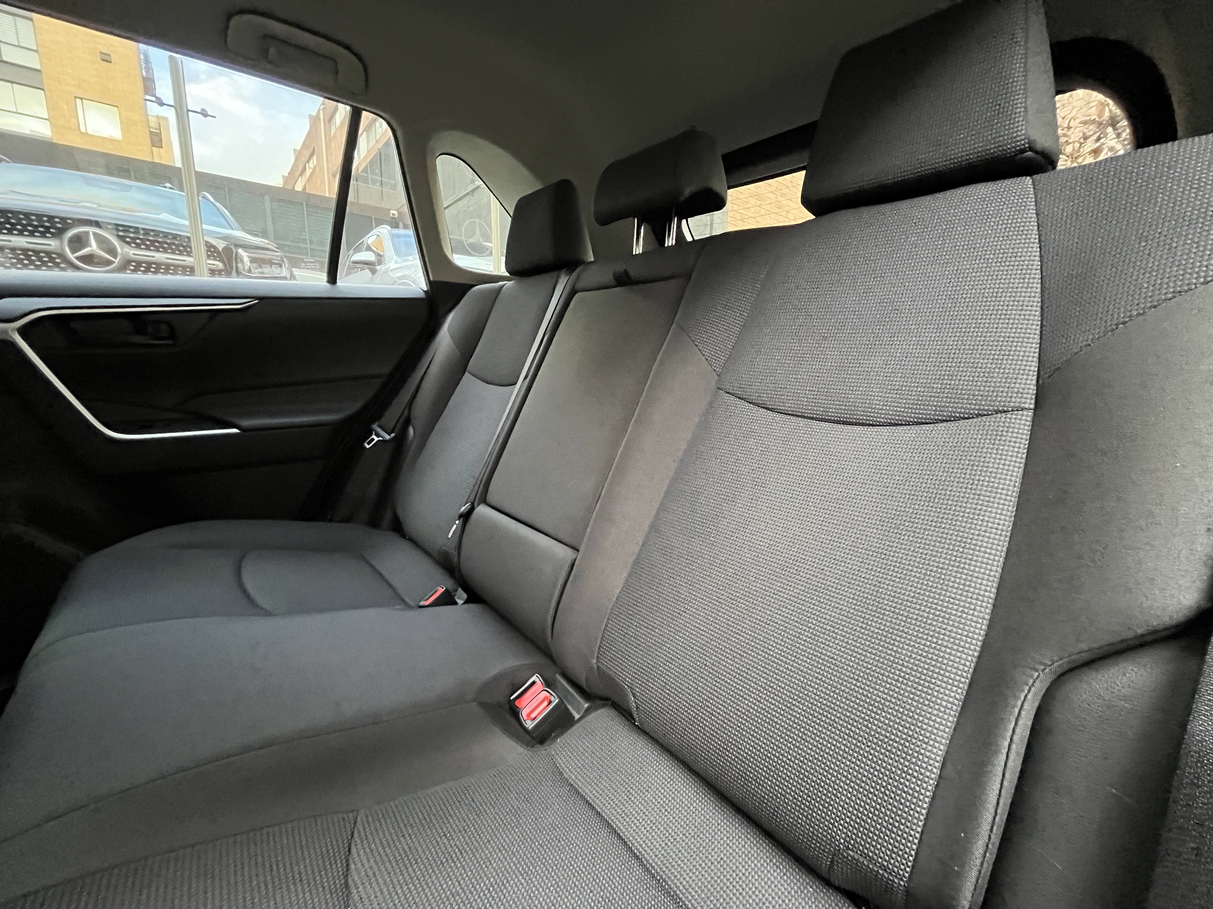 TOYOTA RAV4 2024